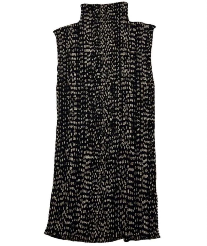 Issey Miyake Issey Miyake Black sleeveless vest Size M / US 6-8 / IT 42-44 - 2 Thumbnail
