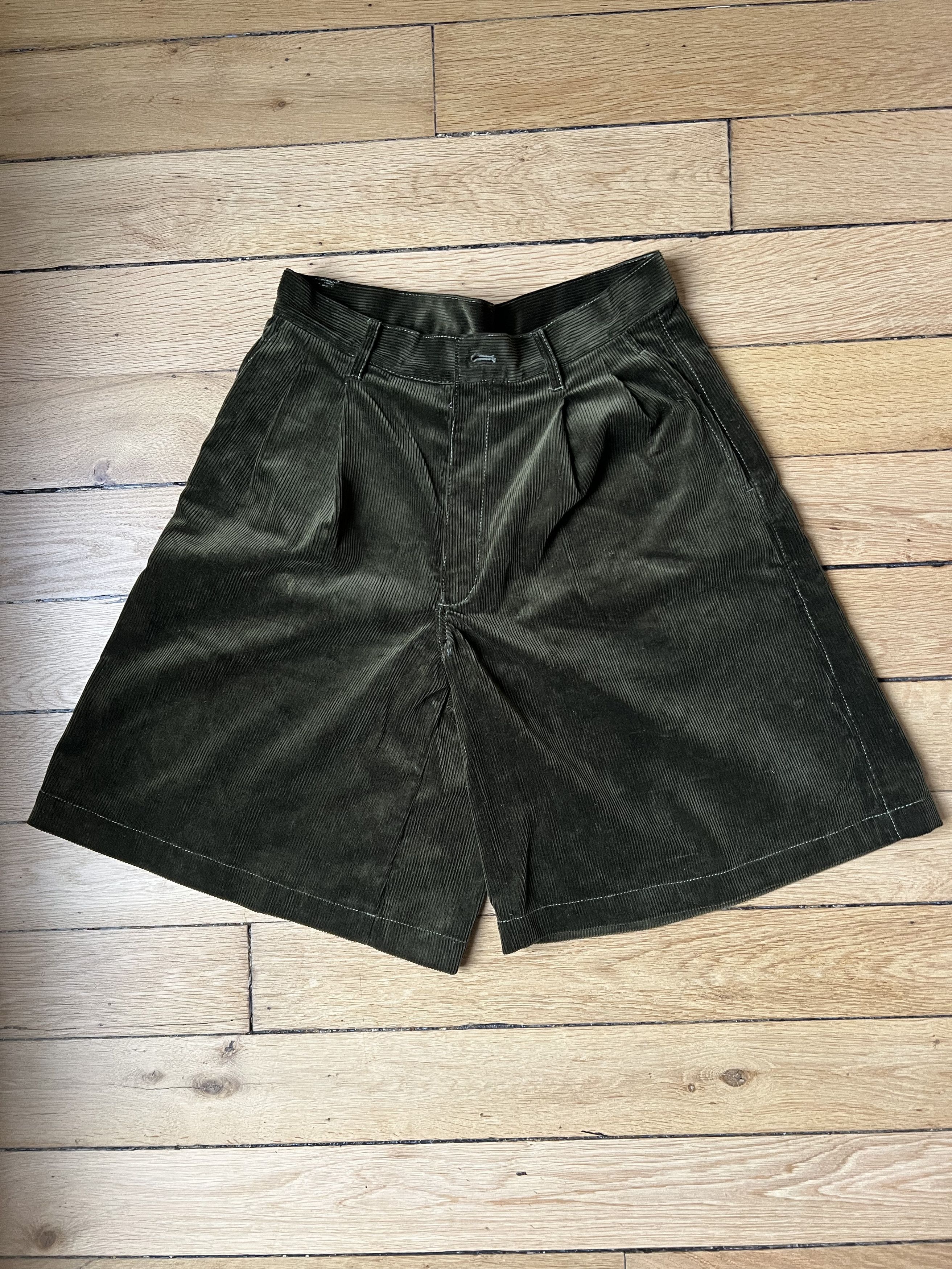 Comme des Garcons SHIRT Comme des Garcons Corduroy Shorts Size US 30 / EU 46 - 1 Thumbnail