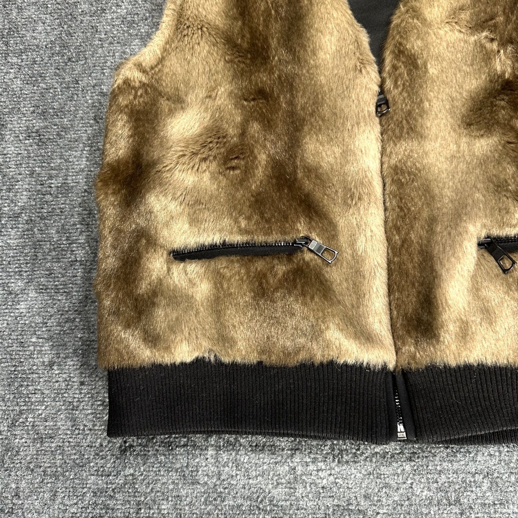 Club Monaco VINTAGE Club Monaco Vest Womens M Brown Faux Fur Zip Pockets Ribbed Hem Full Zip Size M / US 6-8 / IT 42-44 - 2 Thumbnail
