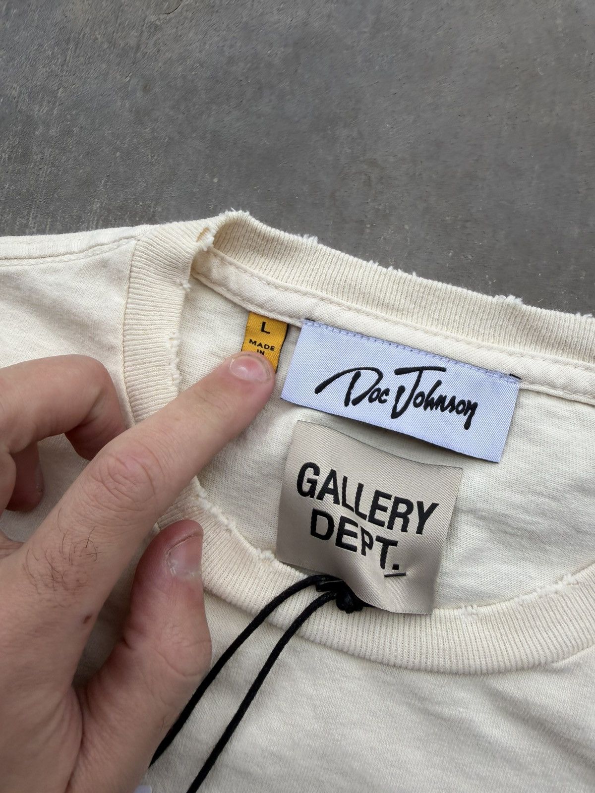 Gallery Dept. Gallery Dept. Dead Batteries T-Shirt – Cream – NWT Large Size US L / EU 52-54 / 3 - 6 Thumbnail