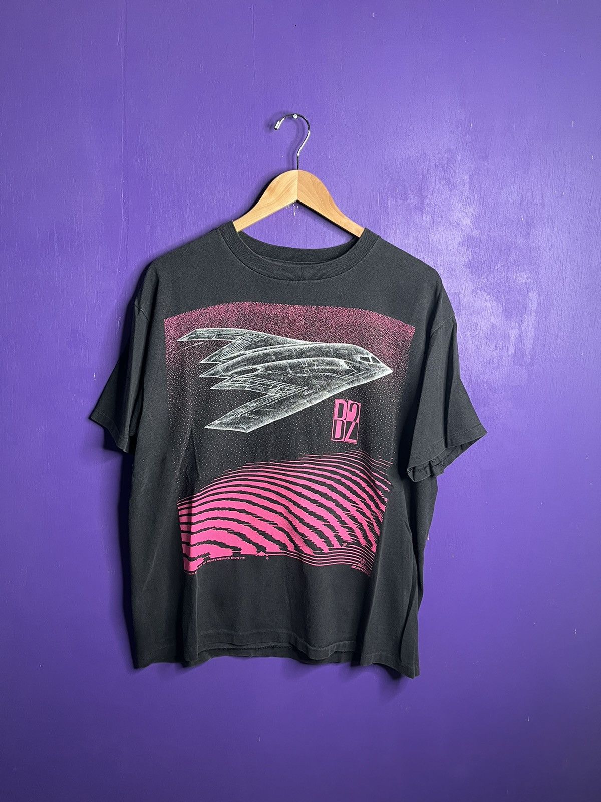 Vintage Vintage 1992 B-2 Stealth bomber faded t-shirt Size US L / EU 52-54 / 3 - 1 Thumbnail