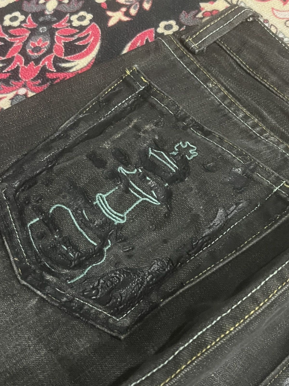Le Grande Bleu (L.G.B.) Japan Solberry Dark Washed Graffiti Pocket Whisker Jeans Size US 29 - 9 Thumbnail