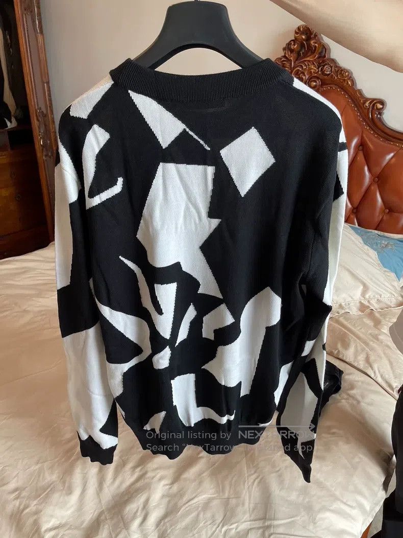 Louis Vuitton Louis Vuitton Geometric irregularity pattern sweater Size US M / EU 48-50 / 2 - 2 Thumbnail
