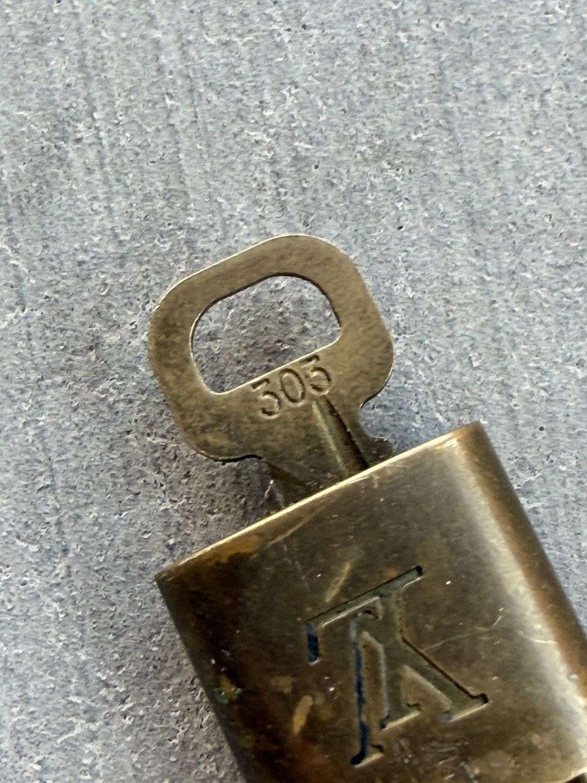 Louis Vuitton Louis Vuitton Lock & Key Set Brass Size ONE SIZE - 4 Thumbnail