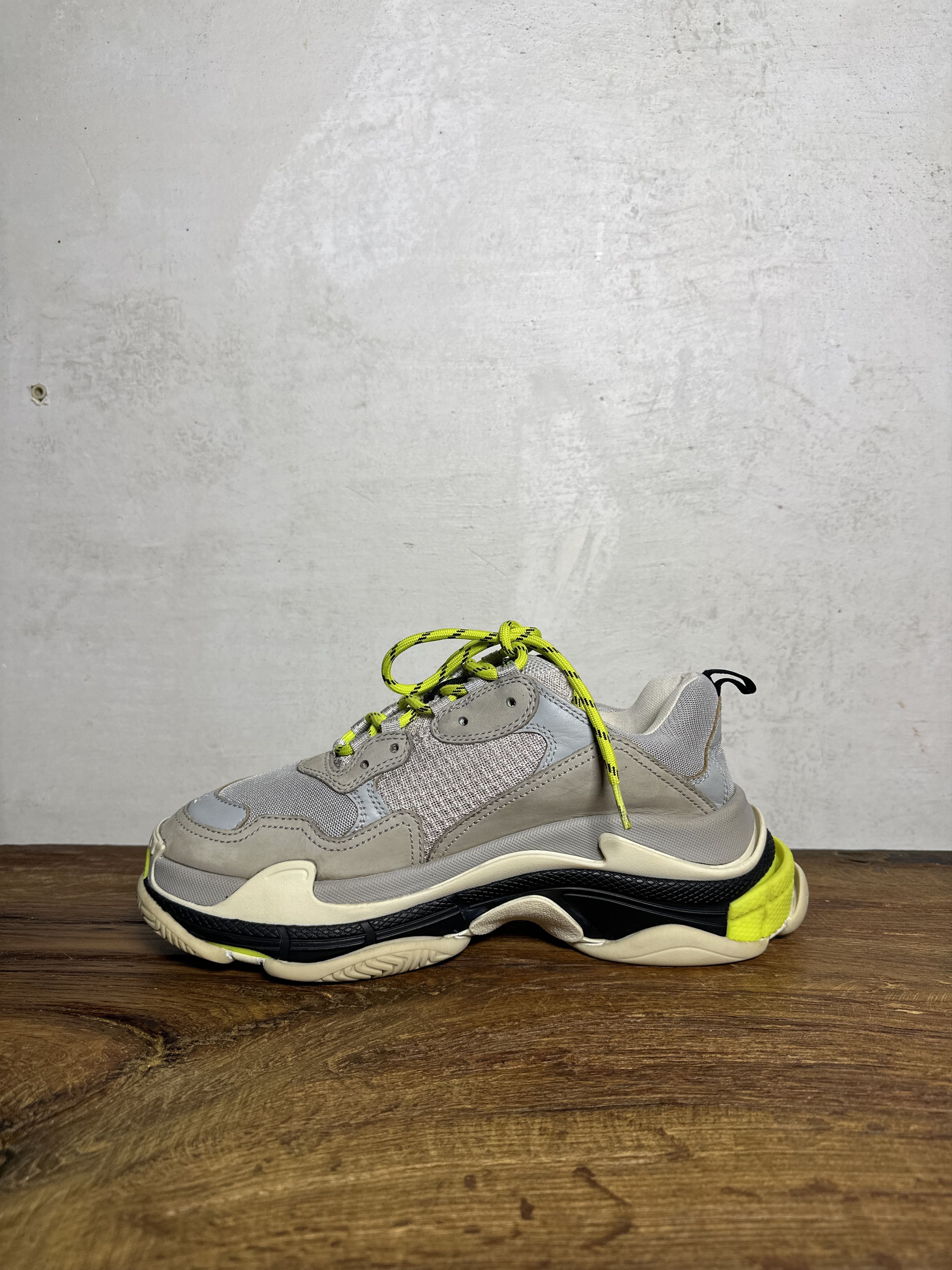 Balenciaga Balenciaga Triple S Sneakers Grey Neon Size US 9 / EU 42 - 3 Thumbnail