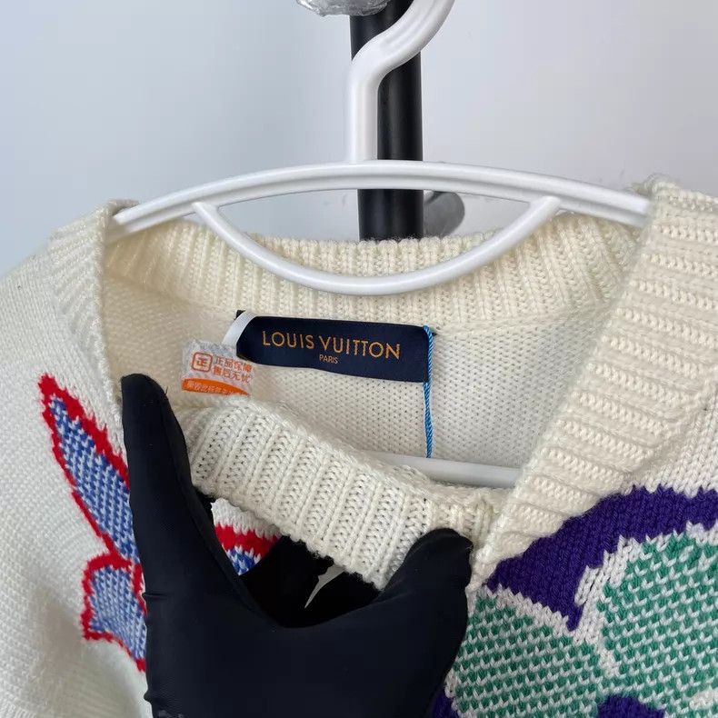 Louis Vuitton Louis Vuitton Large tricolor flower round neck long-sleeve Size US S / EU 44-46 / 1 - 3 Thumbnail