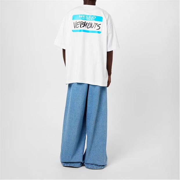 Vetements o1g2r1mq0824 Name Badge-T-Shirt in White Size US L / EU 52-54 / 3 - 5 Thumbnail