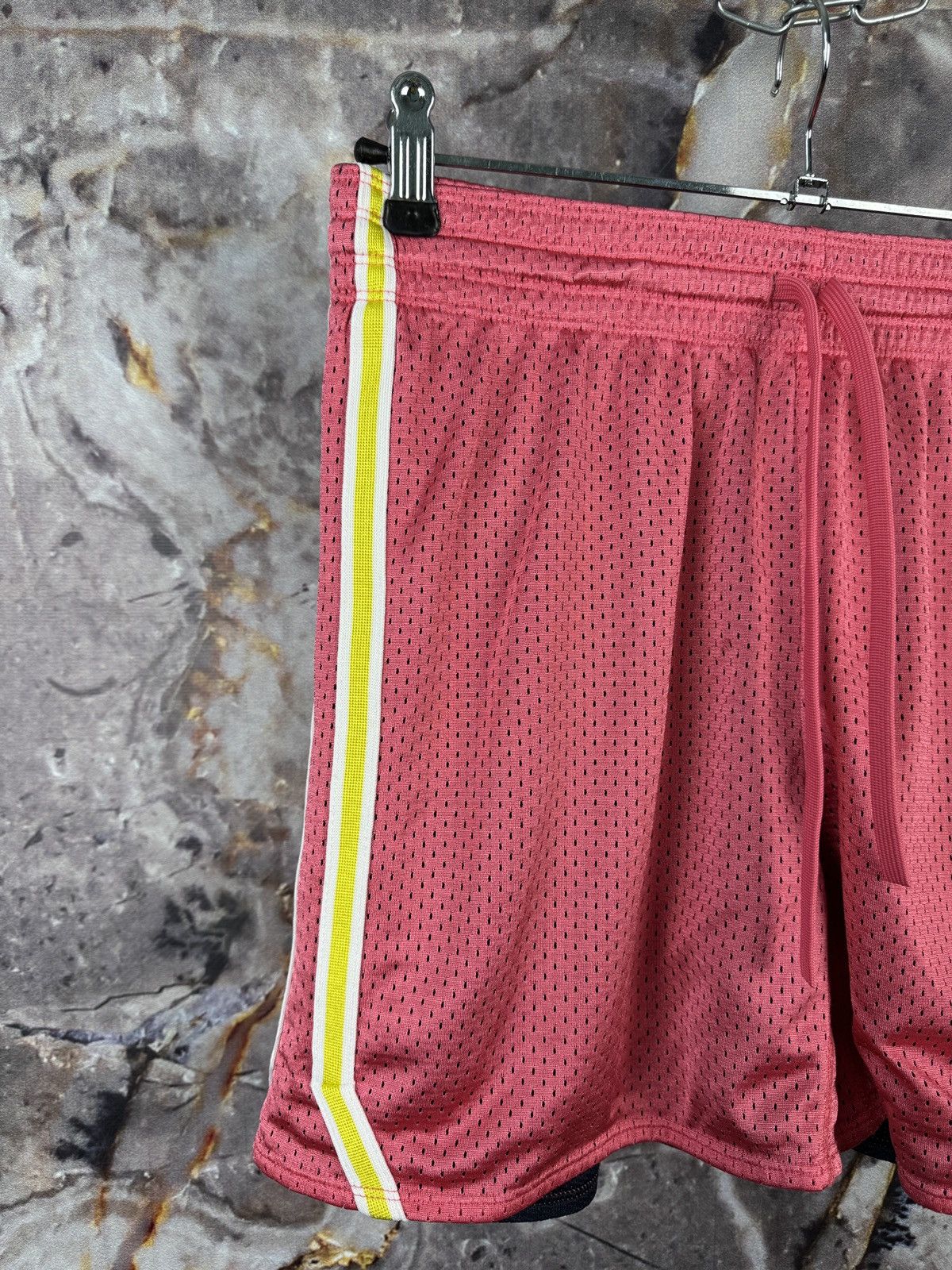 Nike Men’s Nike Shorts Basketball Pink Sportswear Size XS Size US 28 / EU 44 - 2 Thumbnail