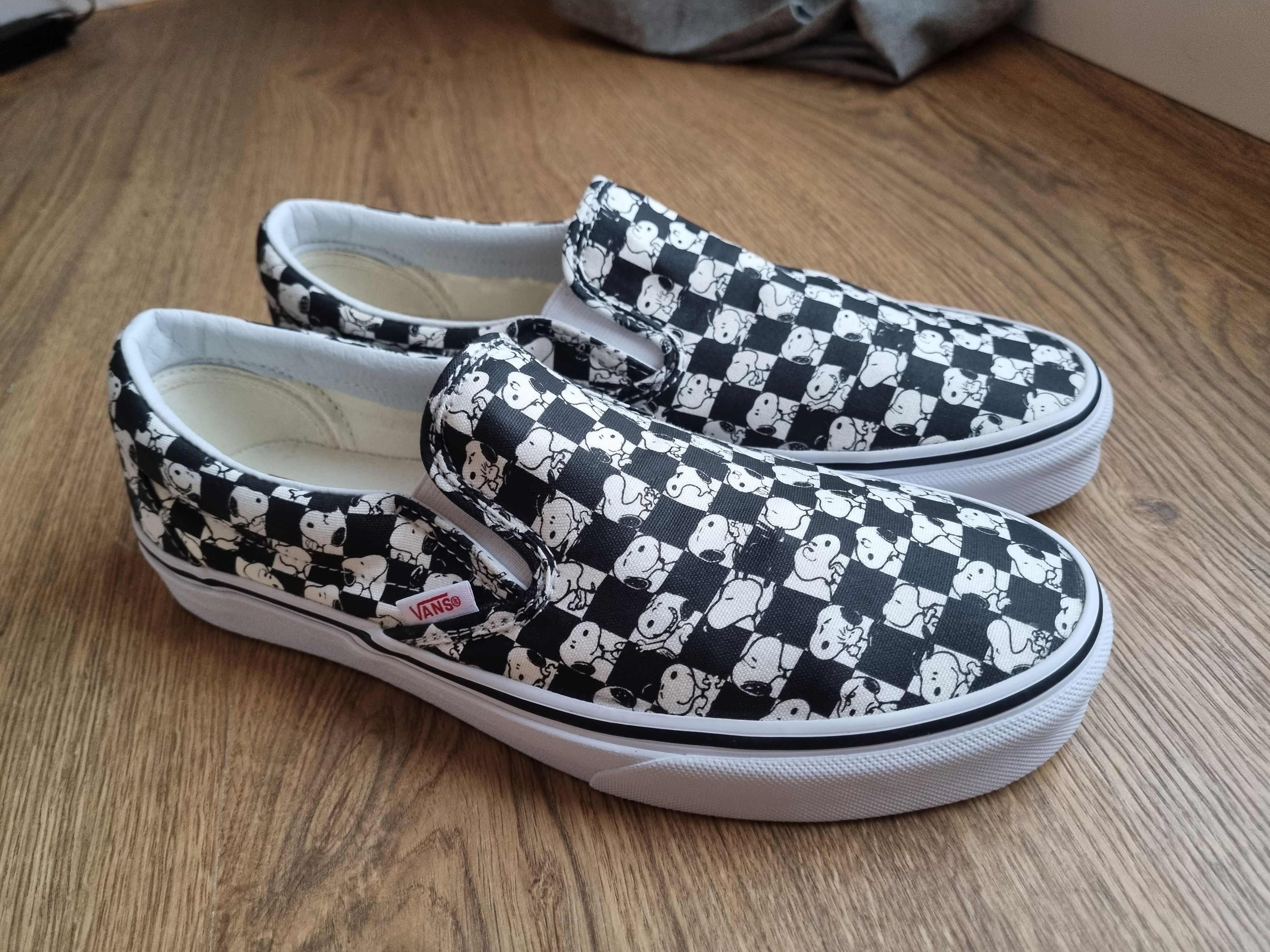 image of Slip On Peanuts Snoopy Shoes in Black White, Men's (Size 9)