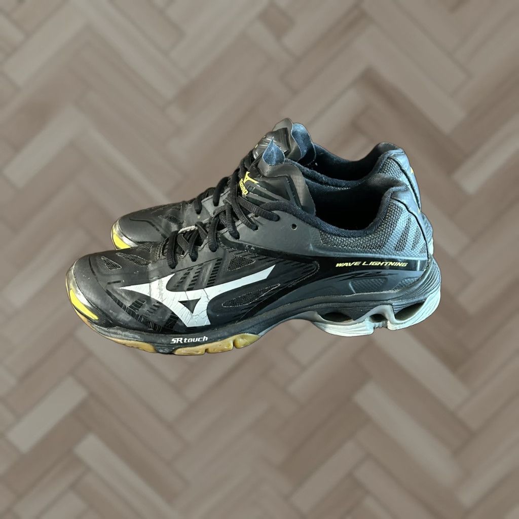 Mizuno Mizuno Wave Lightning Sneaker Womens sz 7.5 Black Yellow Silver Athletic Size US 8 / IT 38 - 1 Thumbnail