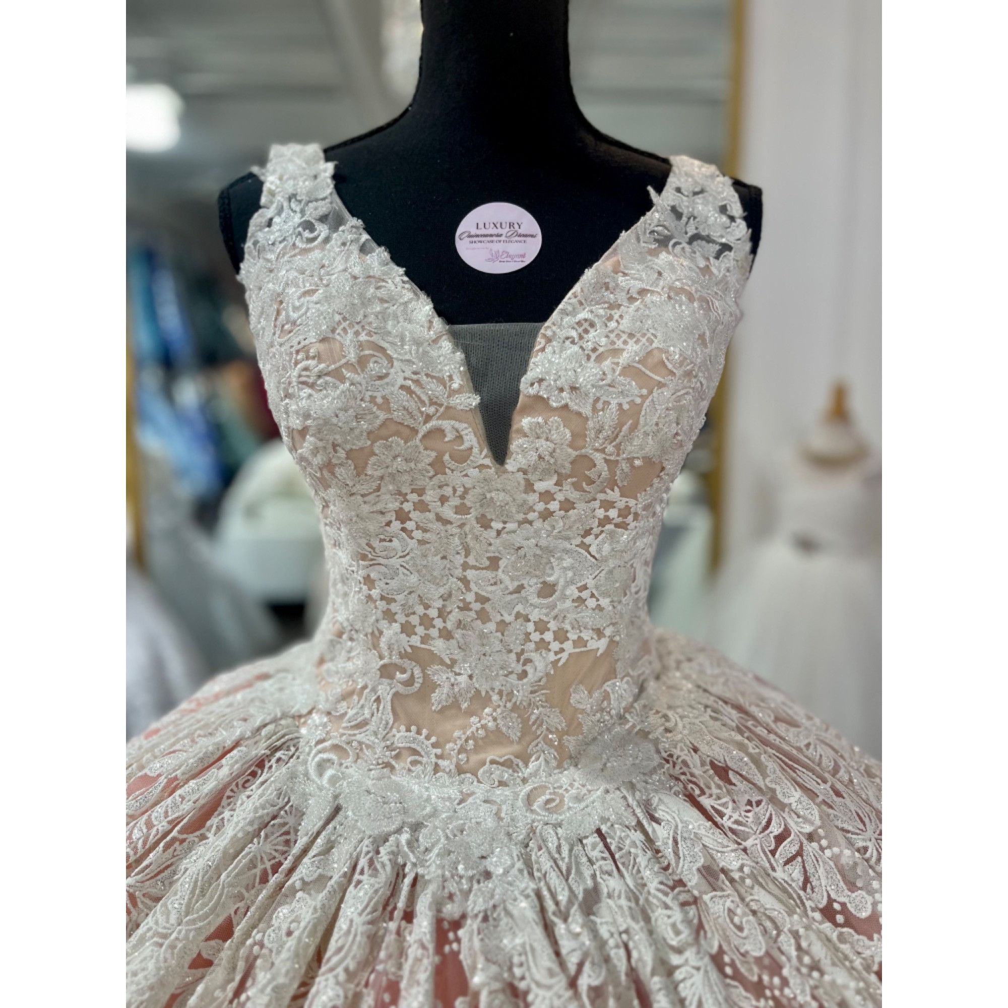 Other V-neckline with detachable sleeves, lace appliques bodice, g Size XL / US 12-14 / IT 48-50 - 3 Thumbnail