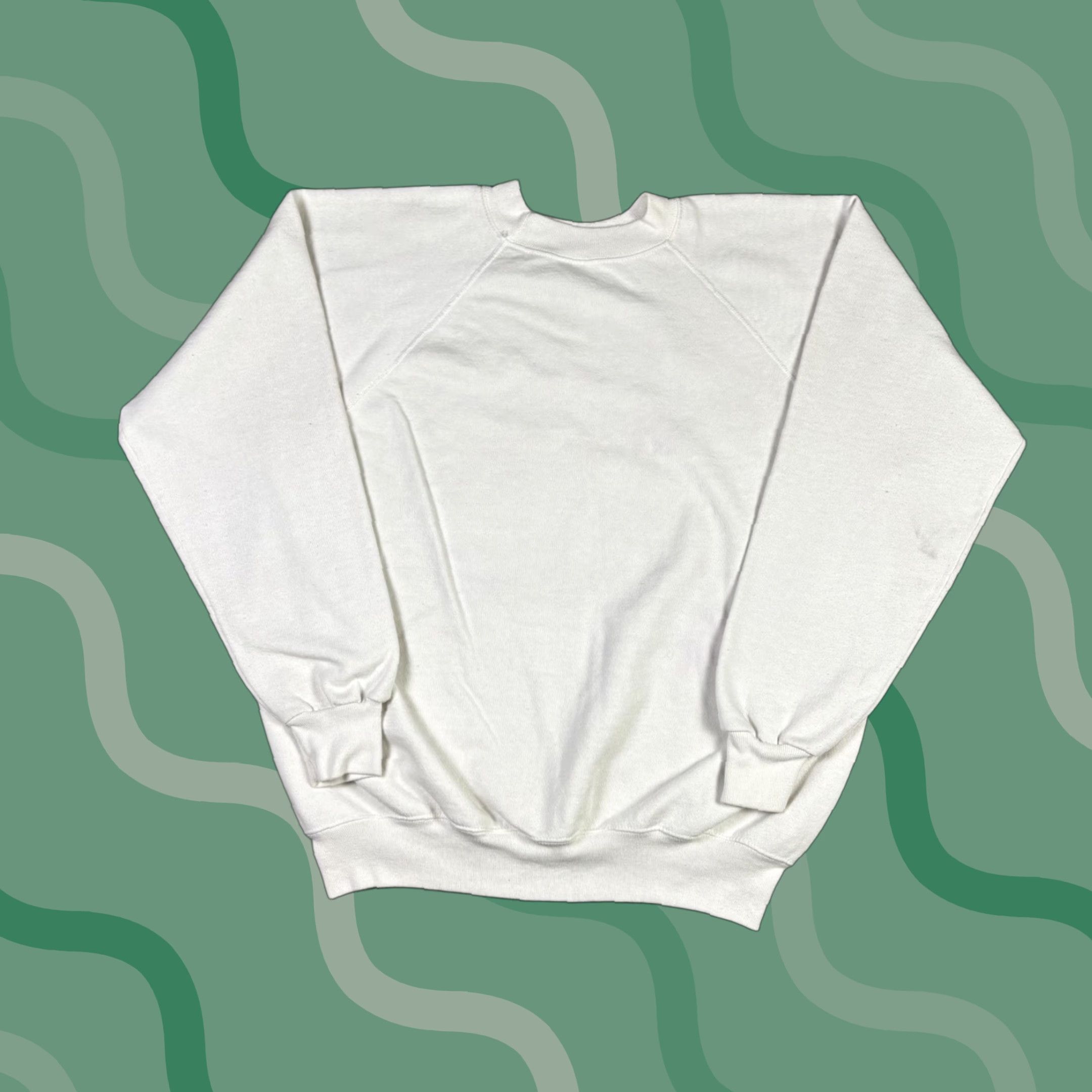Vintage VINTAGE Sacramento Proud Sweatshirt White Crewneck Adult XL 80s Men Pullover Cotton Blend Gildan Heavy Blend All Seasons Size US XL / EU 56 / 4 - 1 Thumbnail