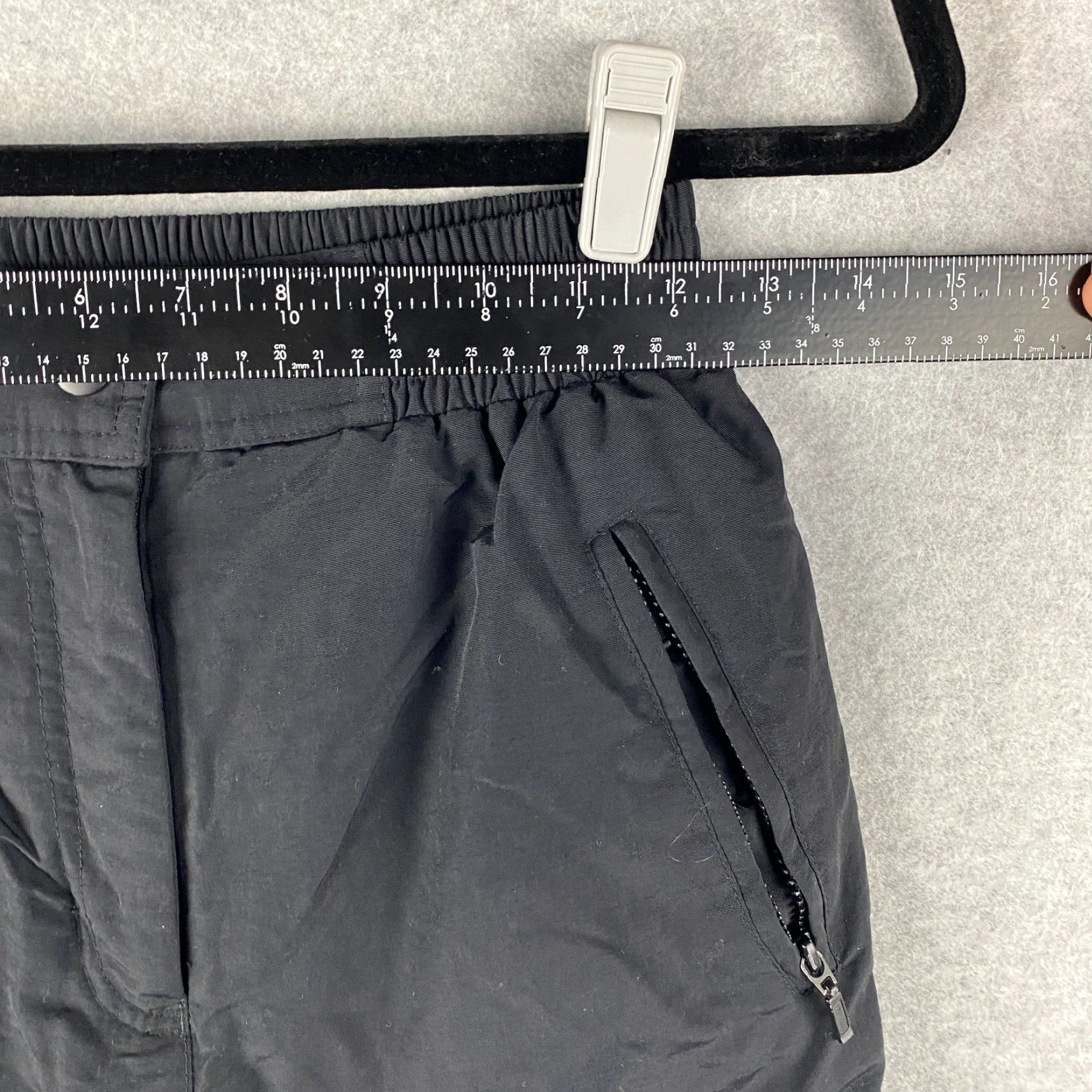Vintage FERA Snow Pants Womens 4 Black Zip Ankle Insulated Winter Performance Pants Size 42" / US 20 - 4 Thumbnail