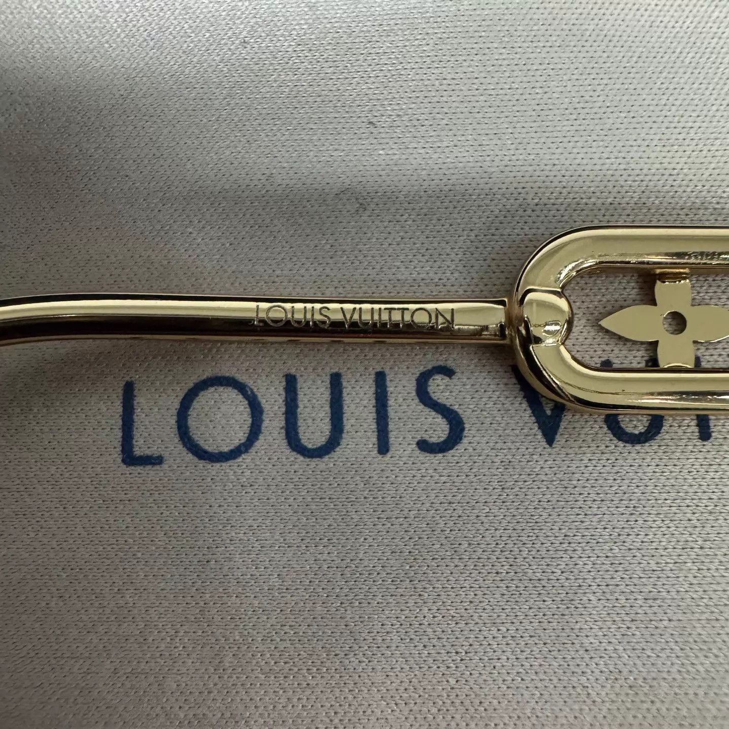Louis Vuitton LV Cat Eye Sunglasses Gold Chain Gradient 99 New Box Size ONE SIZE - 6 Thumbnail