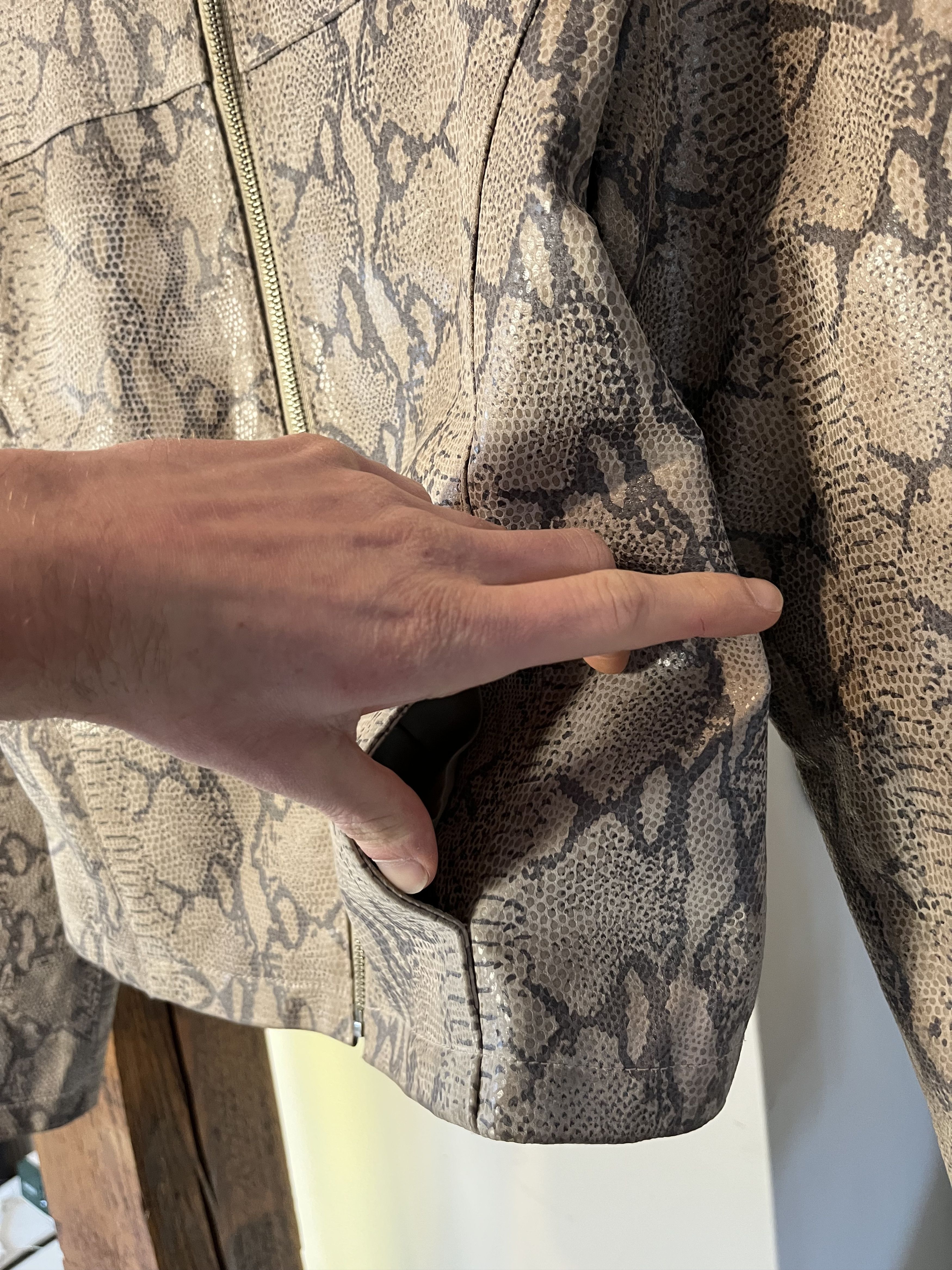 Vintage Vintage Real Leather Snake Pattern Cropped Jacket Size US XS / EU 42 / 0 - 4 Thumbnail