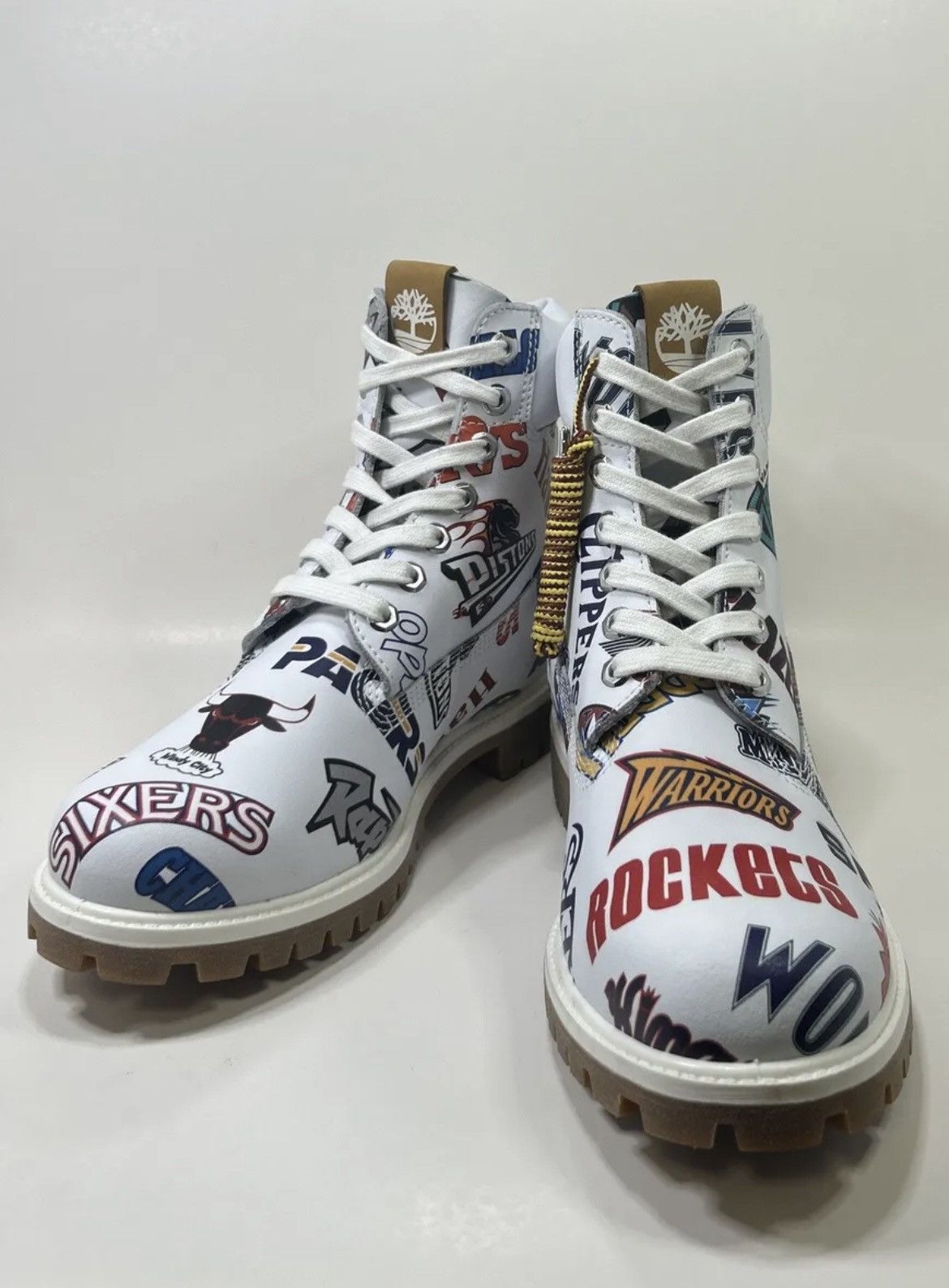 image of Mitchell Ness x NBA Size 9 - Men’S Timberland Mitchell & Ness X Nba Wmns 10.5 Shoes in White, Men's