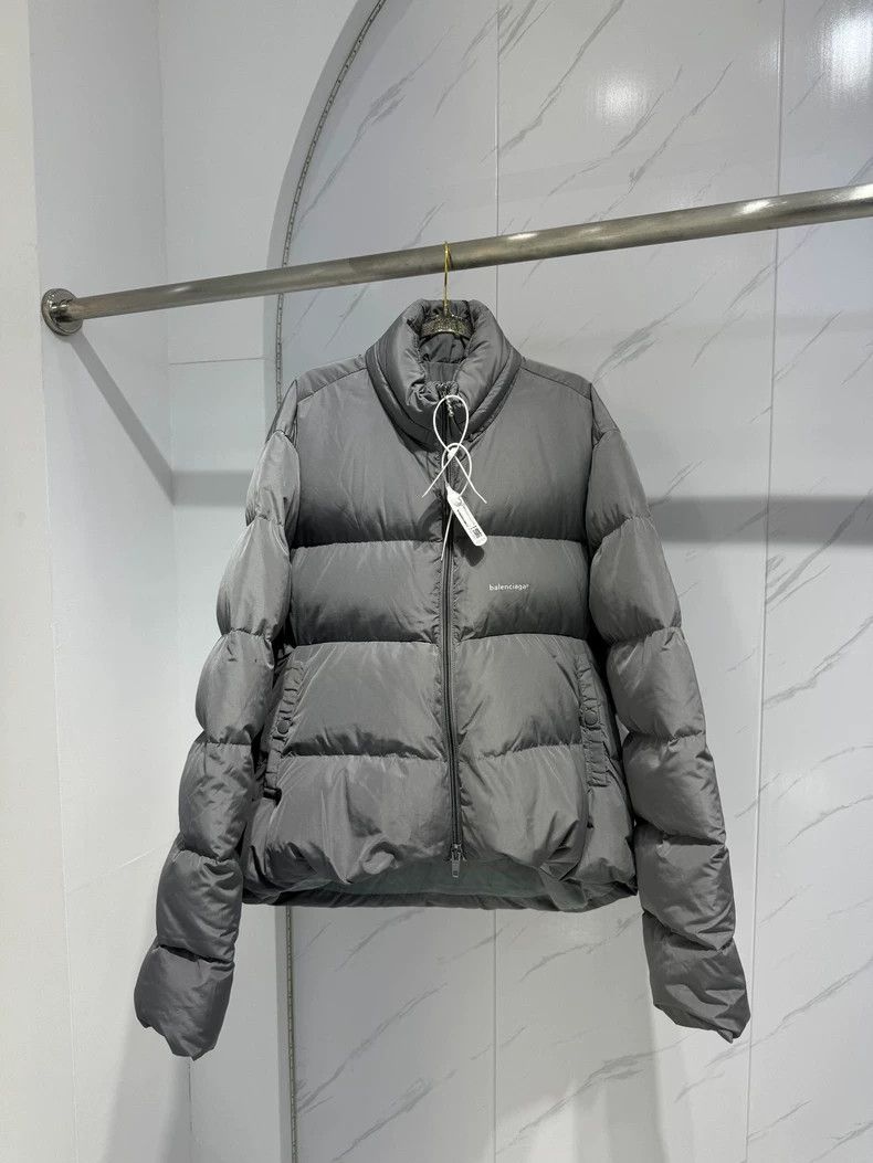 Balenciaga Balenciaga Mist Gray Letter Logo + Down Jacket Size US S / EU 44-46 / 1 - 1 Thumbnail