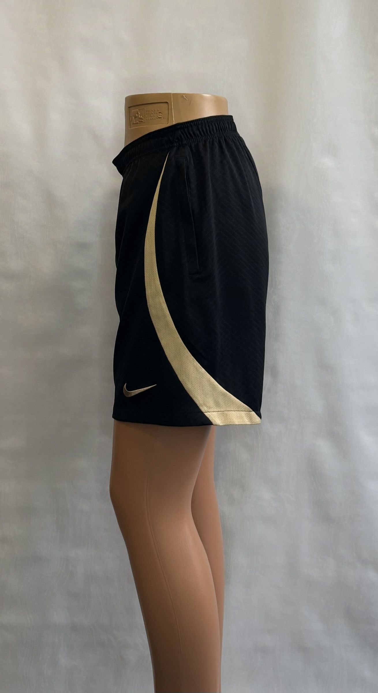 Nike Chelsea FC 2022/2023 Nike Football Shorts Size M Size US 32 / EU 48 - 4 Thumbnail