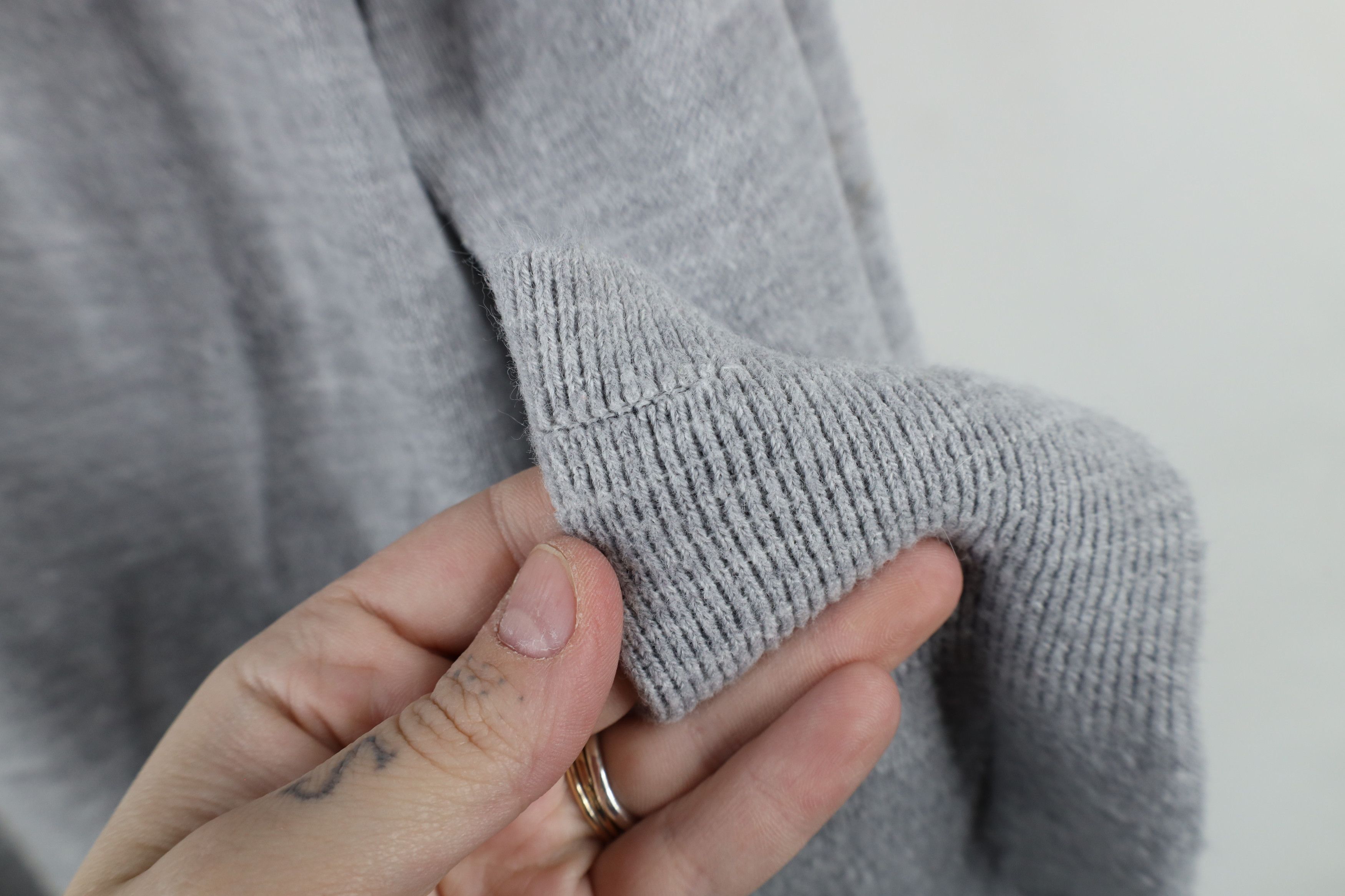 Vintage Vintage 80s Christian Dior Spell Out Knit Sweater Gray USA Size US M / EU 48-50 / 2 - 4 Thumbnail