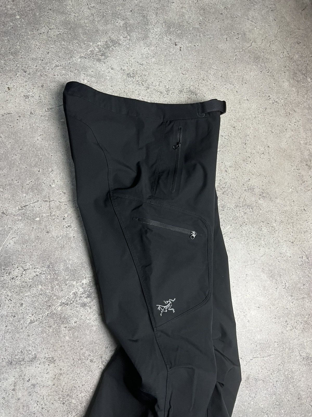 Arc'teryx Vintage Arcteryx Nylon Black Cargo Pants Travis Style Size 26" / US 2 / IT 38 - 2 Thumbnail