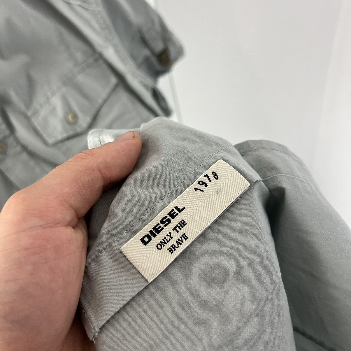Diesel Vintage Y2K Diesel Avant Garde Metal Logo Button Up Shirt Size US M / EU 48-50 / 2 - 6 Thumbnail