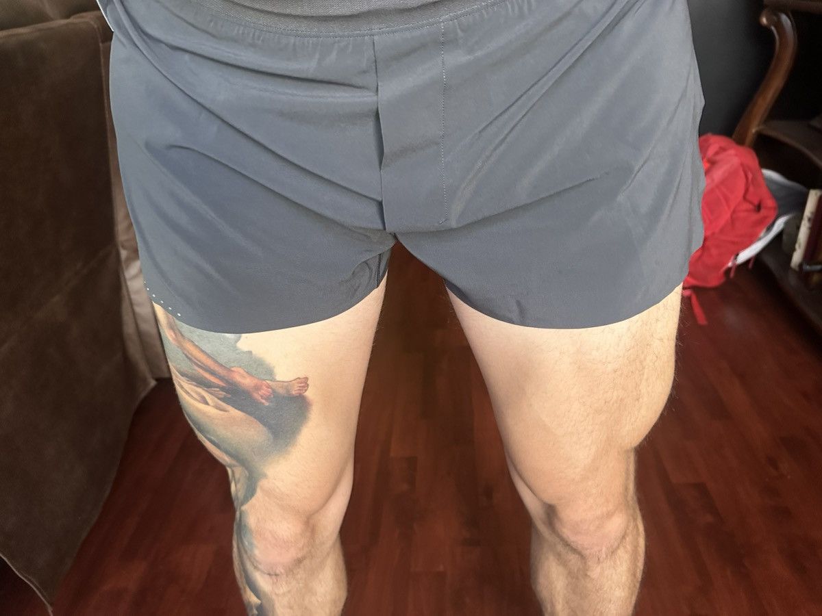 Lululemon Lululemon 3” shorts Size US 34 / EU 50 - 2 Thumbnail