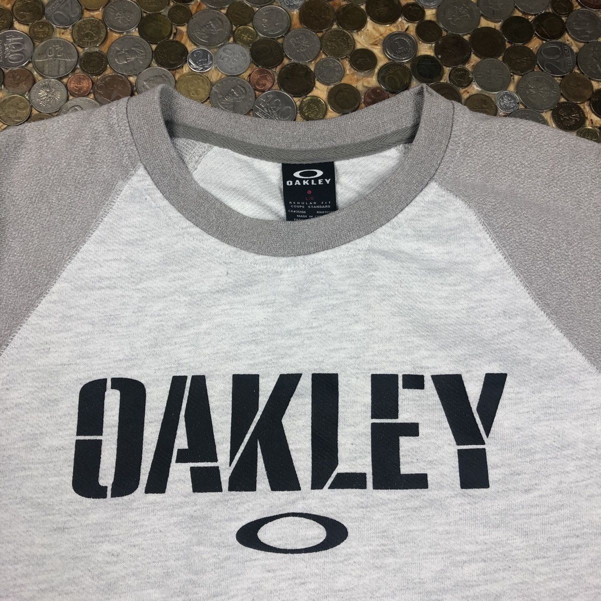 Oakley Oakley Vintage big logo crewneck Size US L / EU 52-54 / 3 - 2 Thumbnail