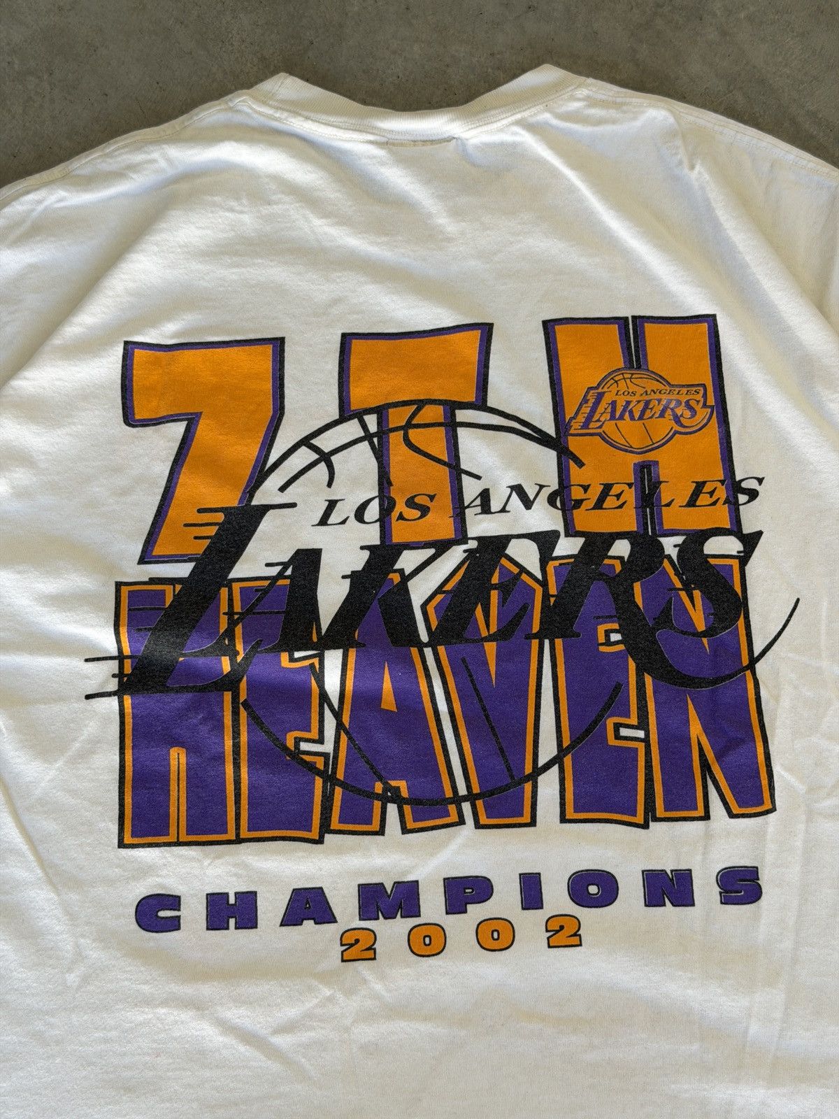 Vintage 2002 Lakers world champion tee Size US XL / EU 56 / 4 - 5 Thumbnail