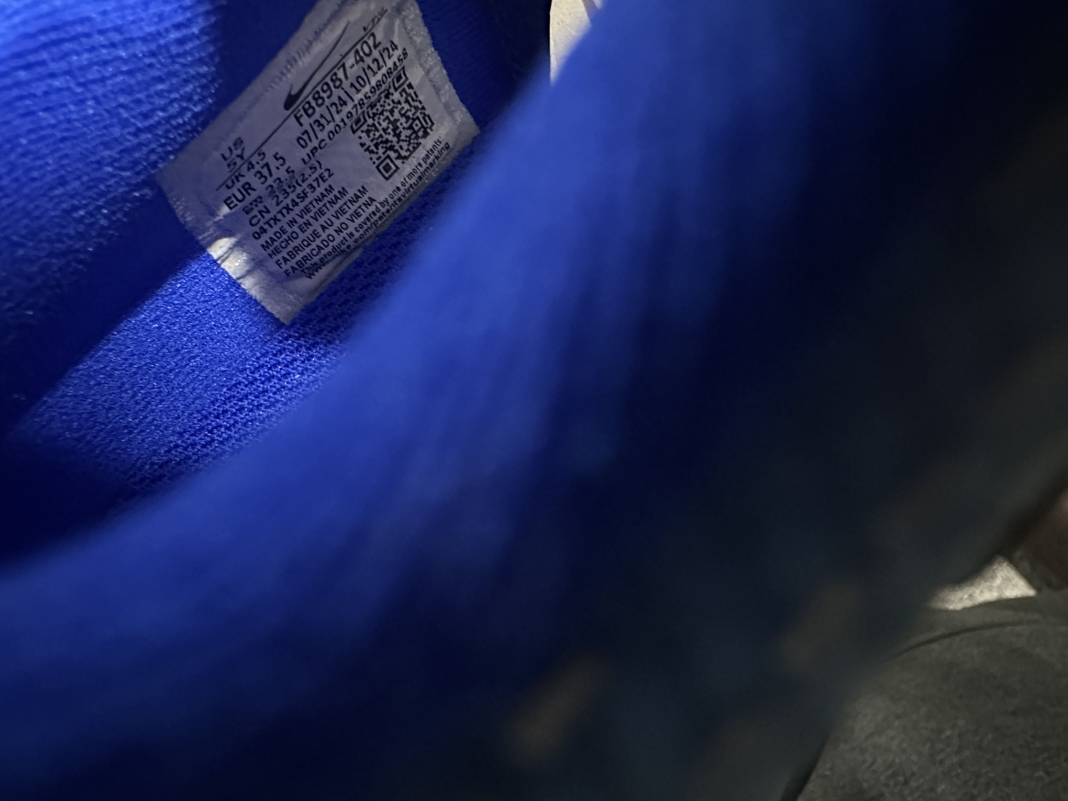Nike Air Max DN GS 'Racer Blue' Size US 5 / EU 37 - 8 Thumbnail