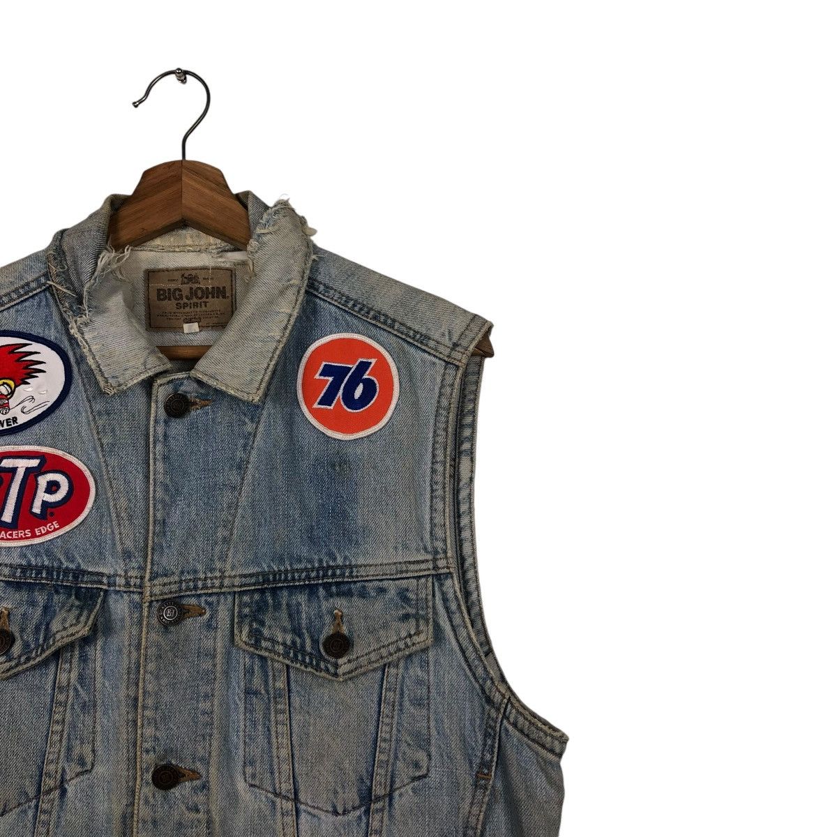 Japanese Brand 🔥DISTRESSED DENIM TANK TOP SLEEVELESS BIG JOHN USA PATCHES Size US M / EU 48-50 / 2 - 8 Thumbnail