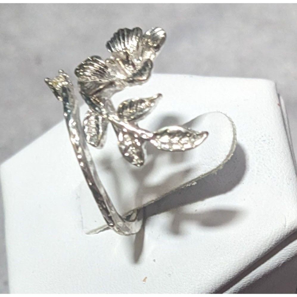 Other Floral Fairy Silver Tone Gemmed Ring Size 6 Size ONE SIZE - 3 Thumbnail