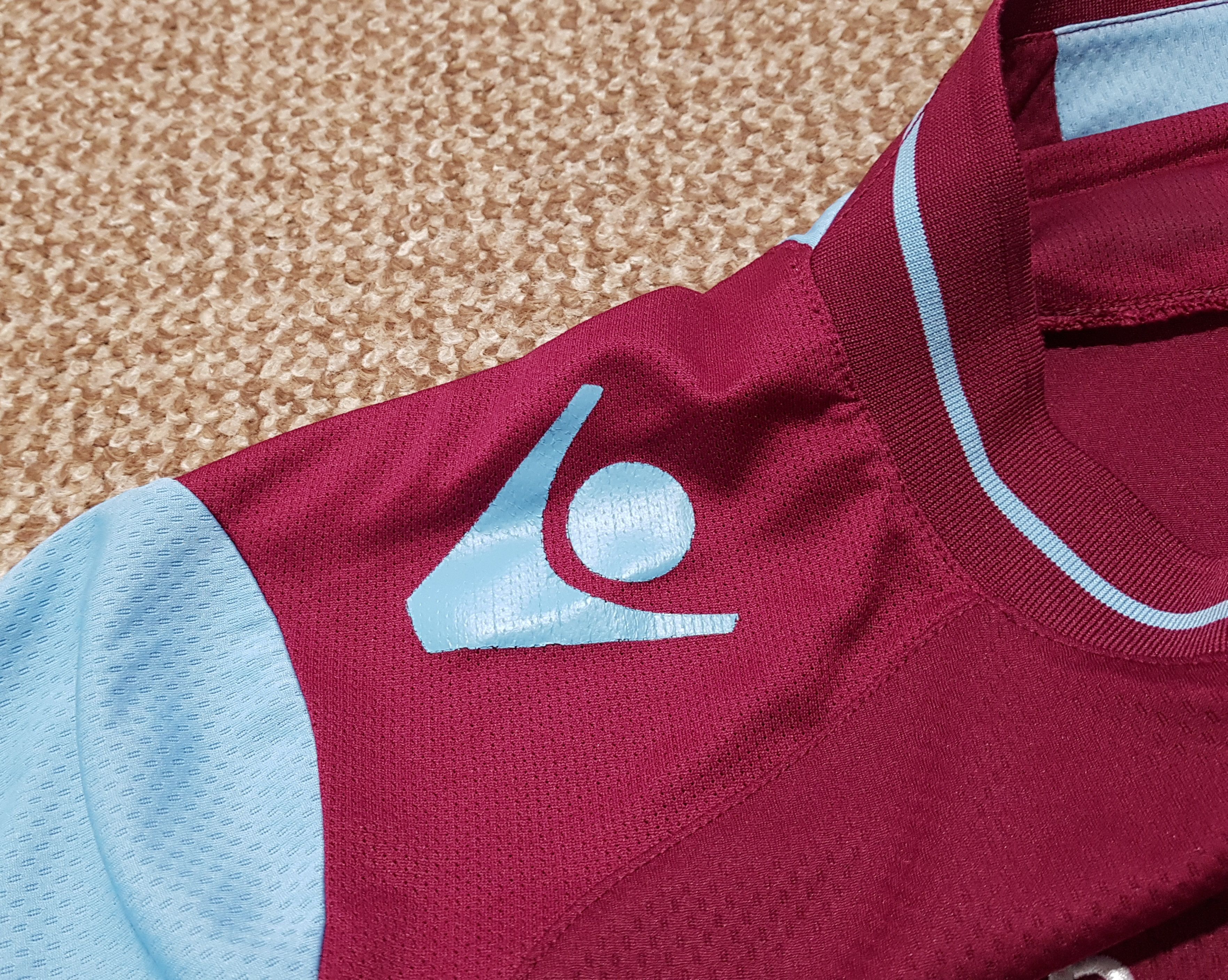 Macron Macron West Ham United 2012/13 Home Soccer Jersey Shirt sz L Size US L / EU 52-54 / 3 - 14 Thumbnail