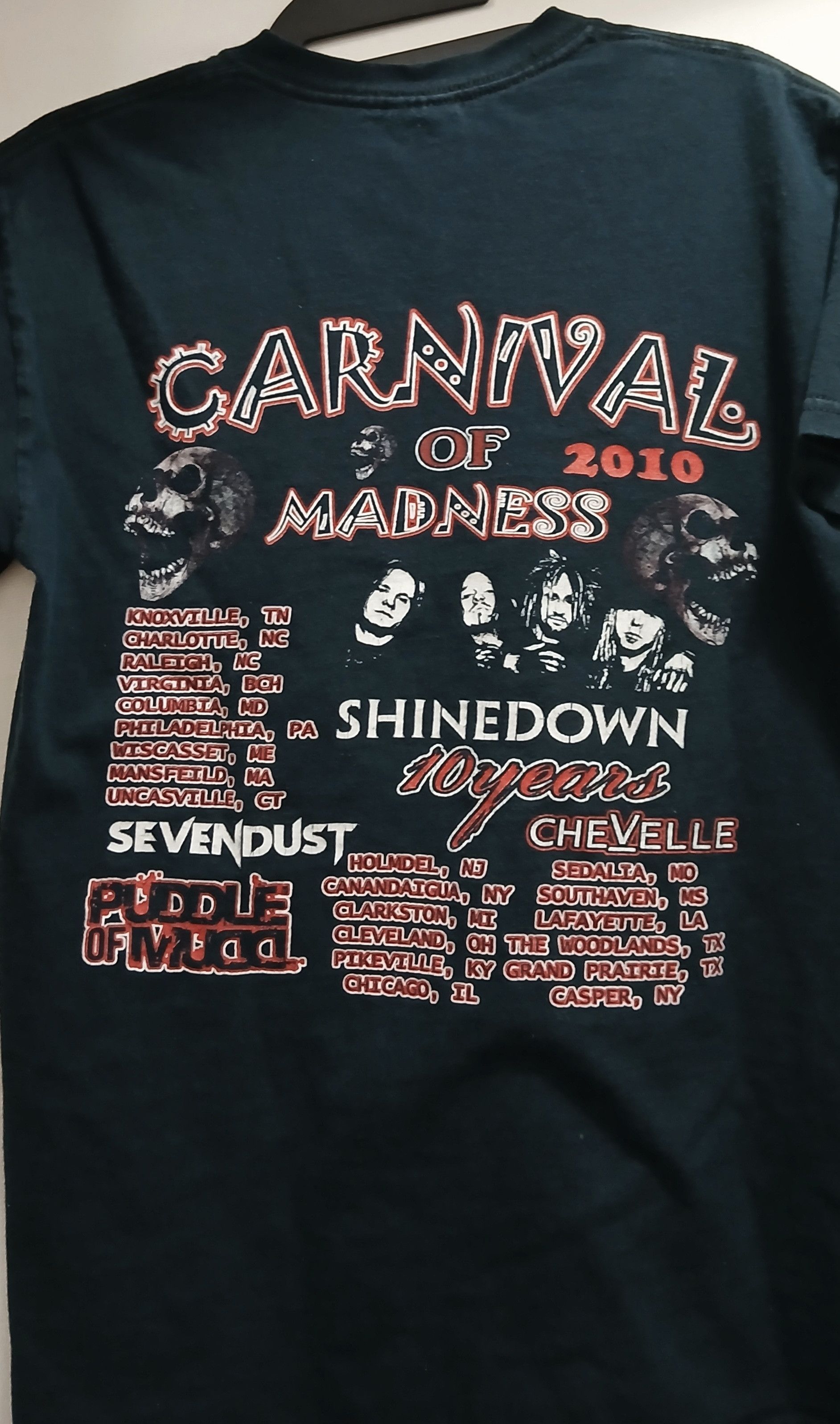 Gildan 2010 Shinedown Carnival of Madness Tour Official T-Shirt Size US S / EU 44-46 / 1 - 6 Thumbnail