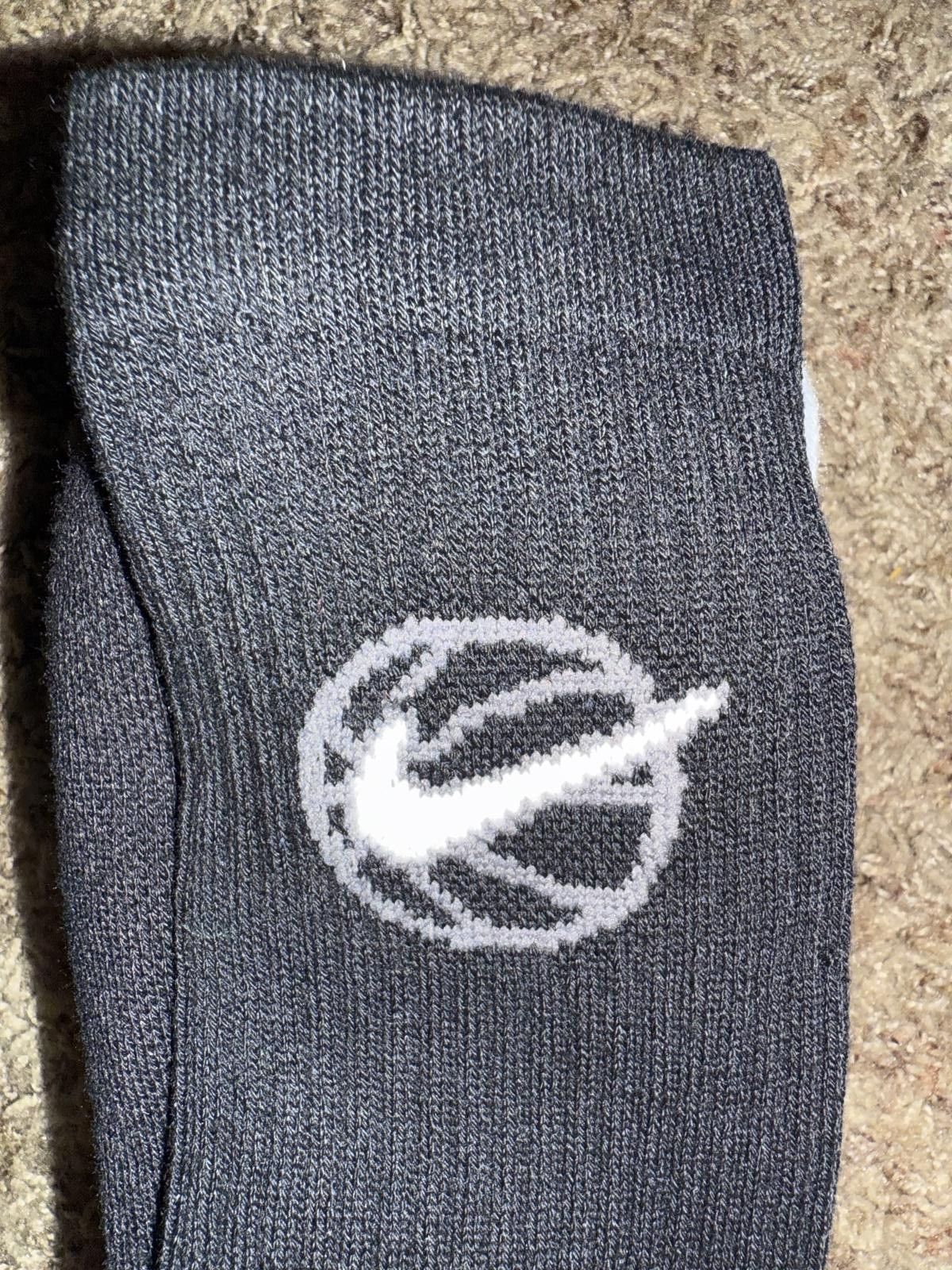 Nike Nike Men’s 3-pack Everyday Dri-FIT Basketball Crew Socks Sample Size ONE SIZE - 6 Thumbnail