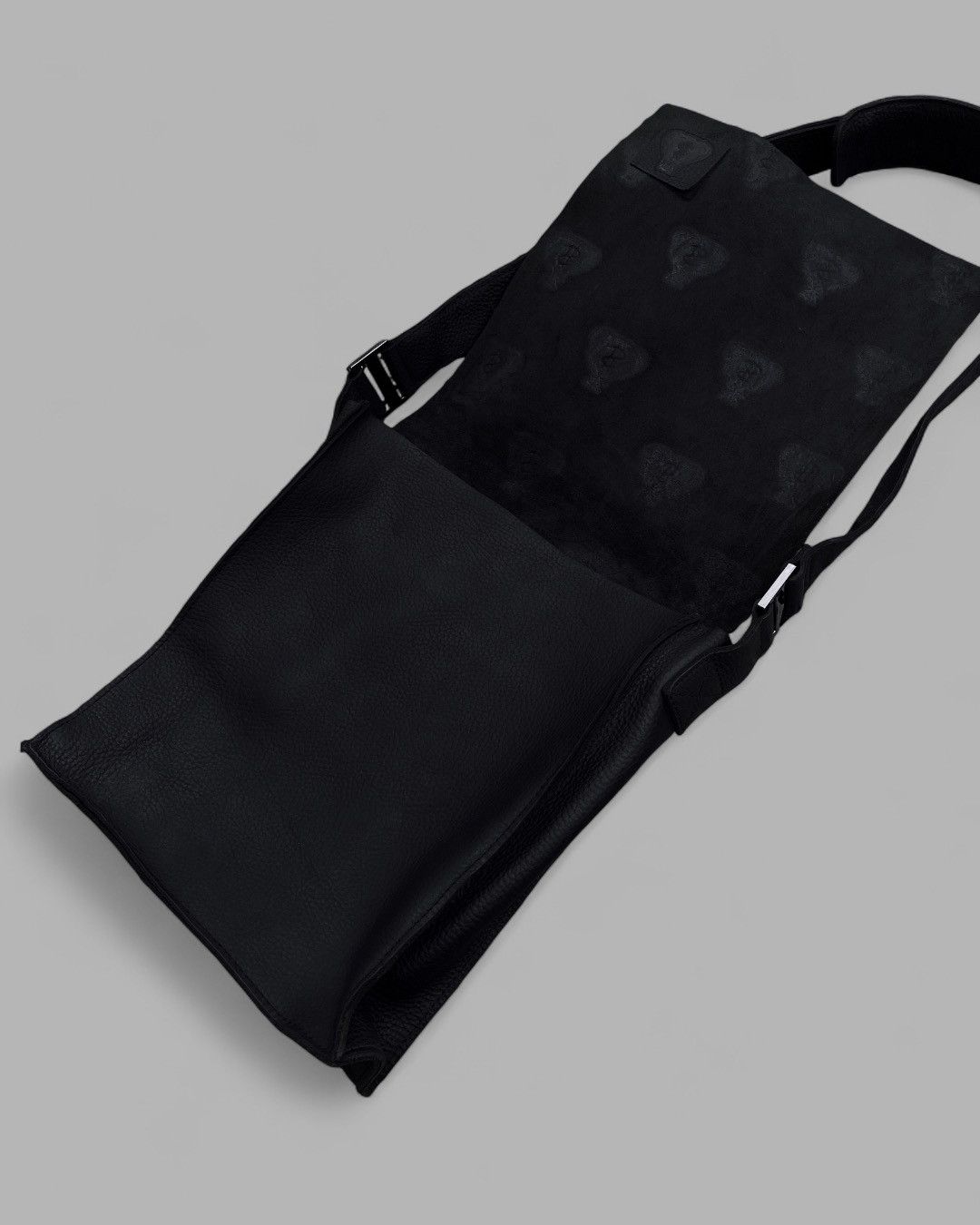 KISS KISS Rock Band Gene Simmons LE MONEY BAG $ Size ONE SIZE - 13 Thumbnail