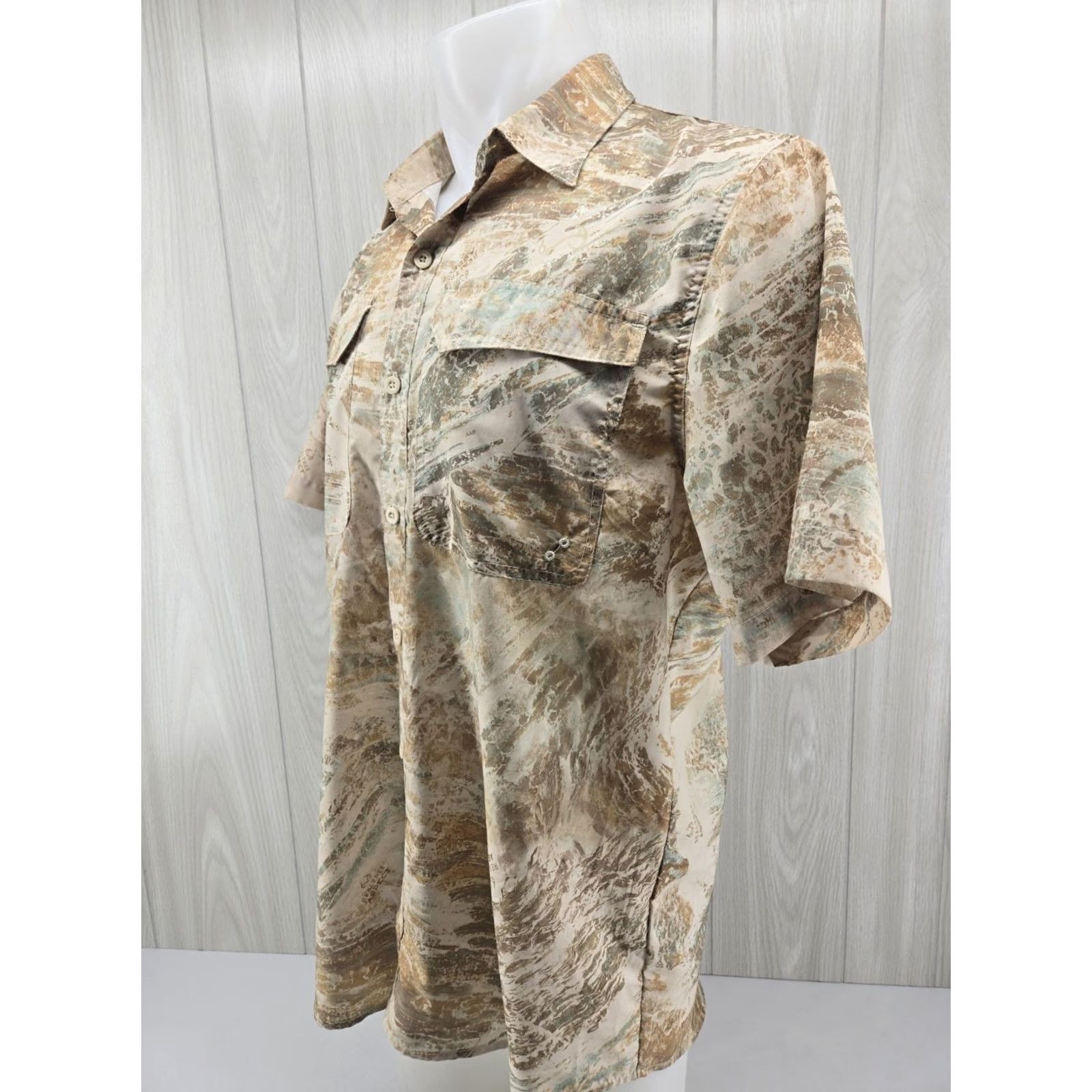 Vintage Ocean + Coast Shirt Men Medium Beige Fishing Realtree Aspect Camouflage Button Up Shirt Size US M / EU 48-50 / 2 - 3 Thumbnail