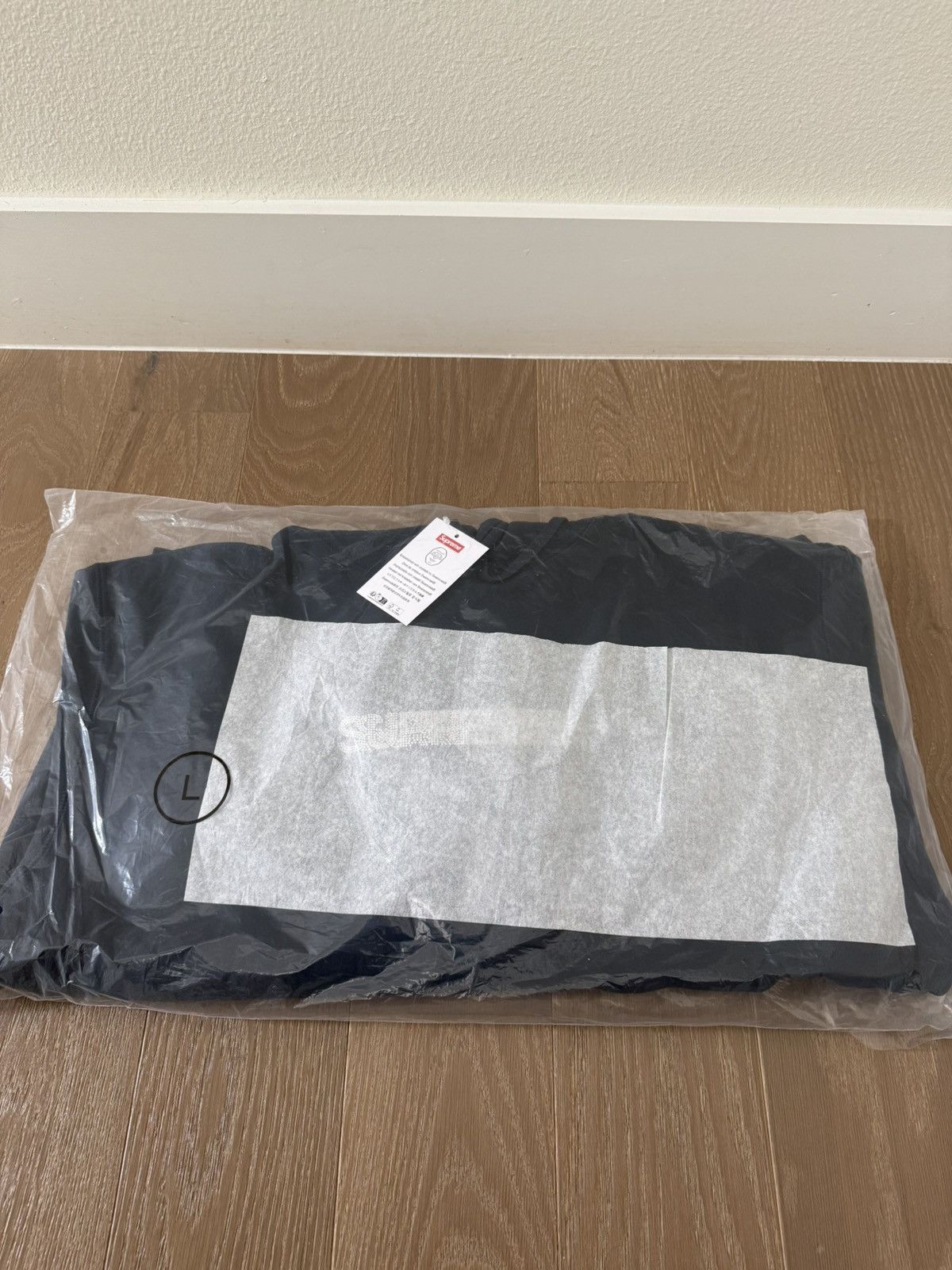 Supreme × Swarovski Supreme x Swarovski Motion Logo NAVY Hoodie FW25 L in Hand Size US L / EU 52-54 / 3 - 5 Thumbnail