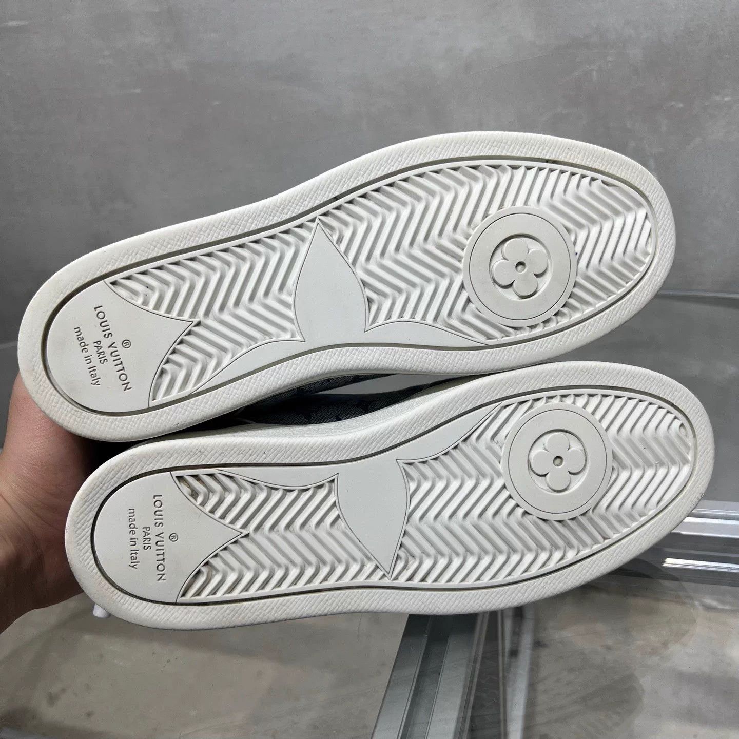 Louis Vuitton LV Blue Denim Monogram Sneaker UK3 / 37 Size US 6.5 / IT 36.5 - 7 Thumbnail
