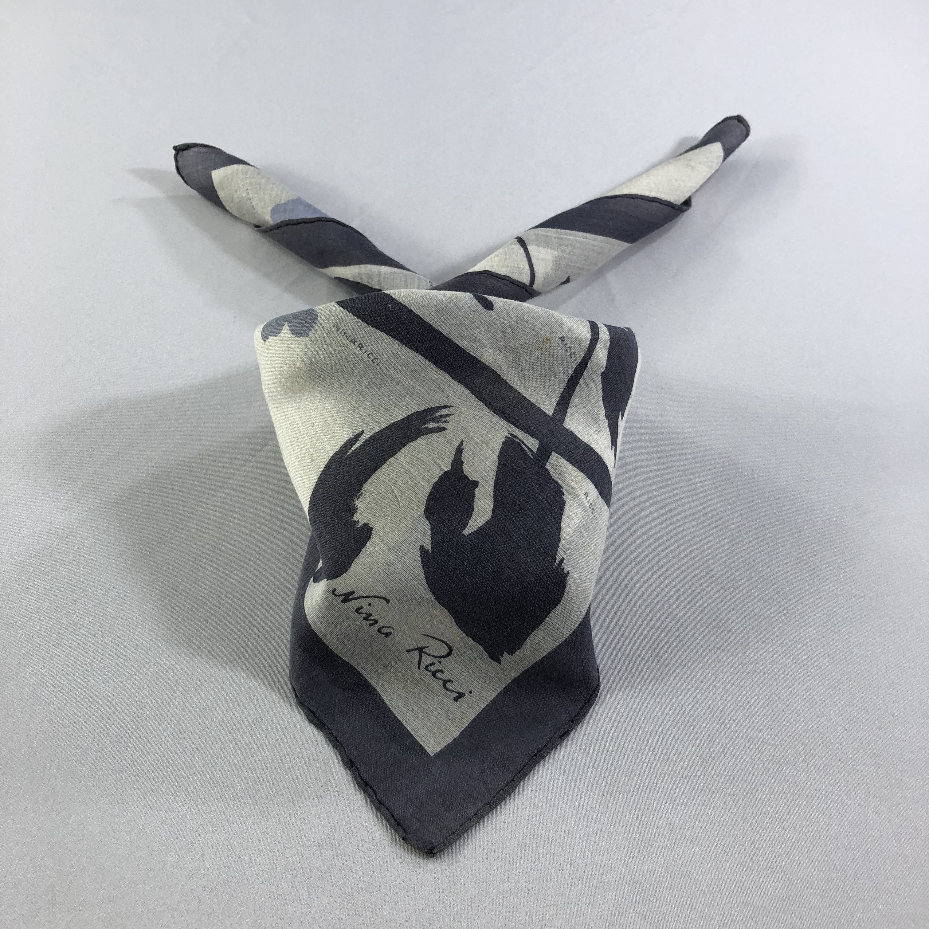 Nina Ricci Nina Ricci Abstract Handkerchief Neckerchief Bandana H2173 Size ONE SIZE - 1 Thumbnail