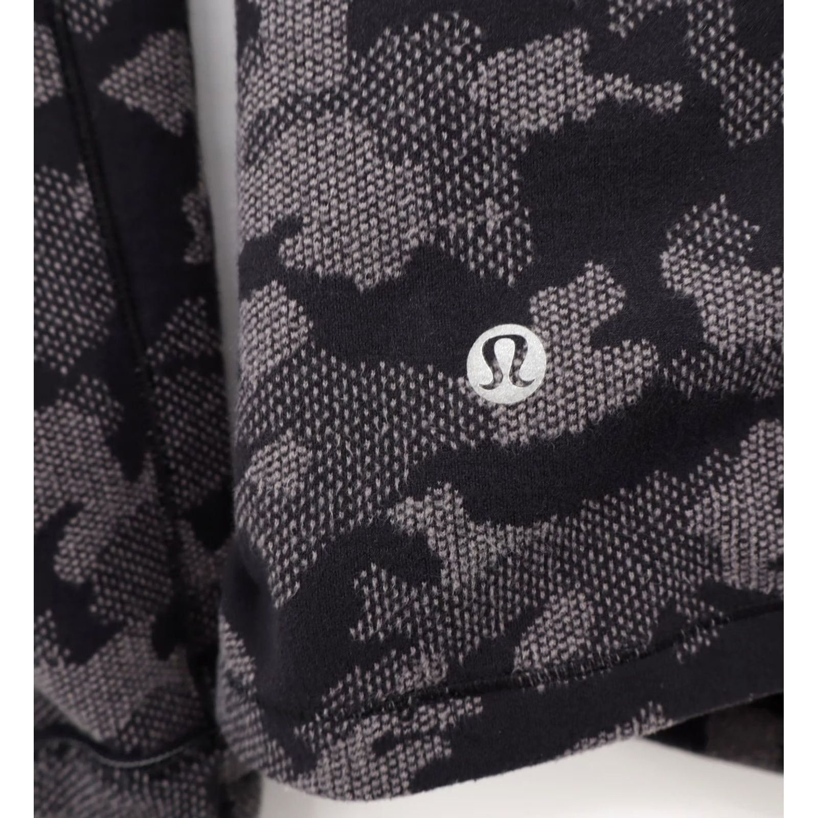 Lululemon Lululemon Run Briskly 1/2 Zip Heritage Camo Jacquard Black Lunar Rock Sz 12 Shirt Womens Size ONE SIZE - 4 Thumbnail