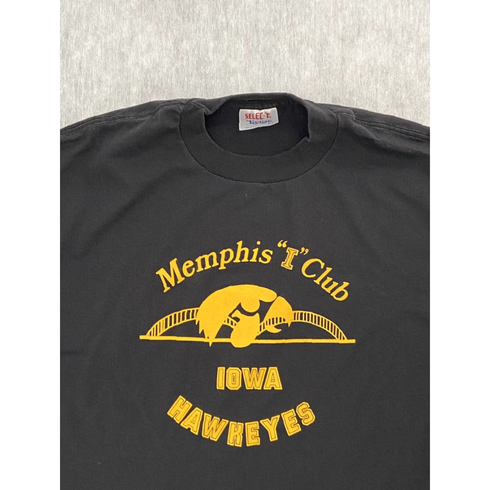 TEE JAYS VINTAGE Iowa Hawkeyes Shirt Adult Extra Large Black Crew Neck Short Sleeve Mens Size US XL / EU 56 / 4 - 3 Thumbnail