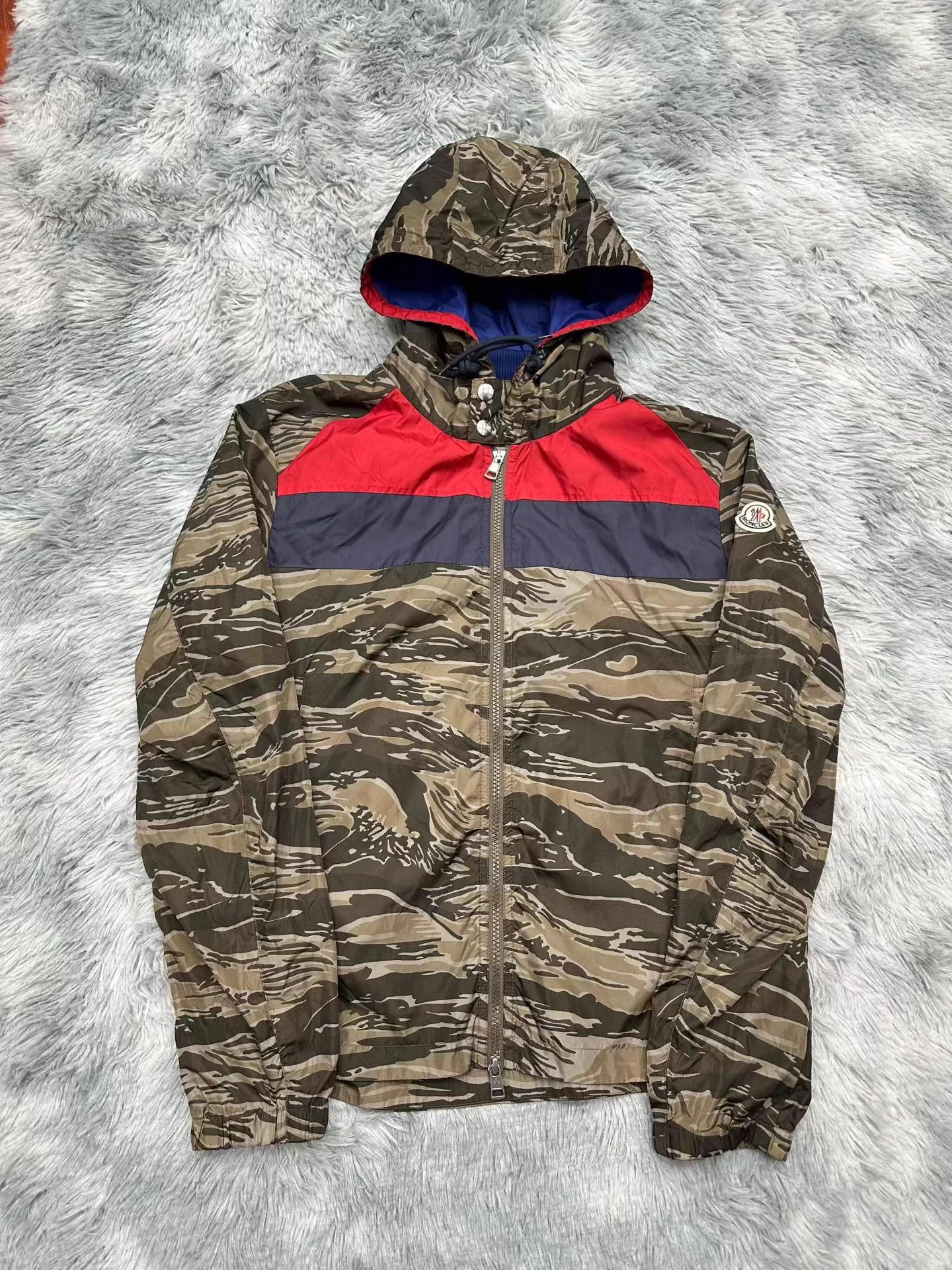 Moncler Moncler Camo Colorblocked Jacket 1 Size US S / EU 44-46 / 1 - 1 Thumbnail