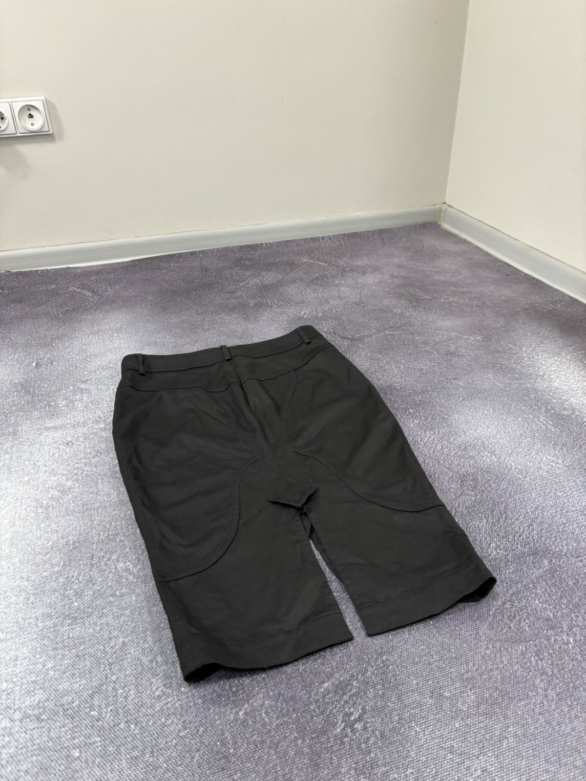 Armani Vintage Armani Jeans Women’s Black Shorts Cropped Pants Size 28" / US 6 / IT 42 - 14 Thumbnail