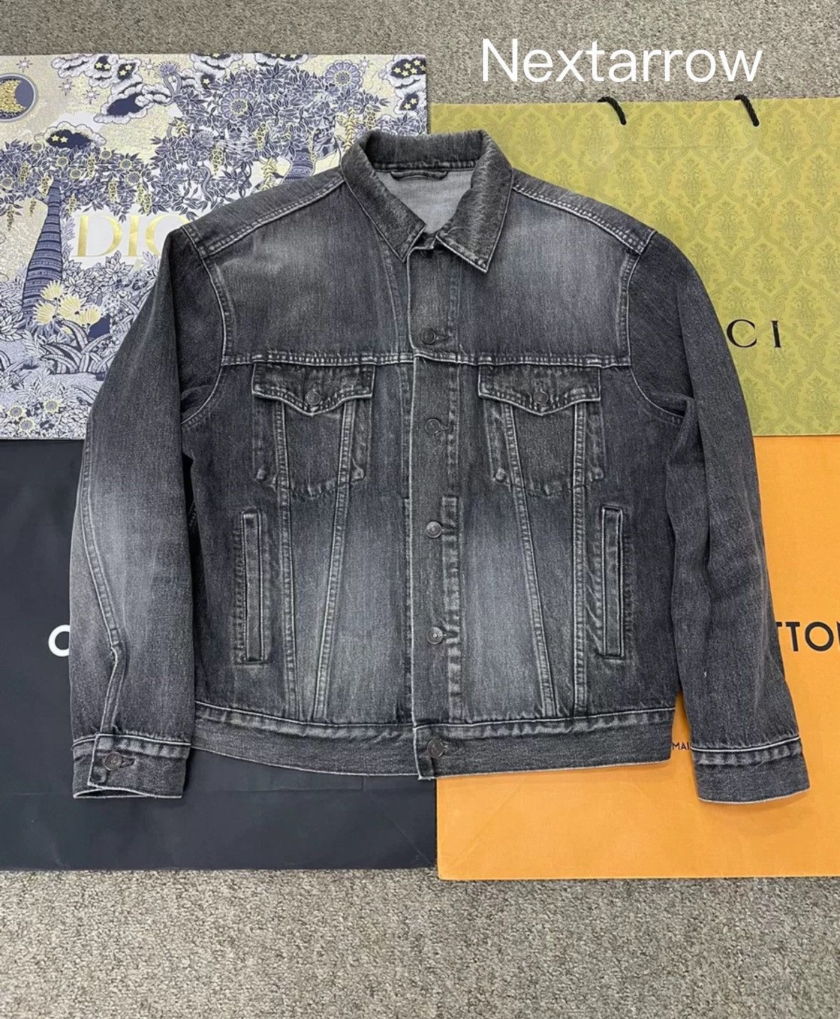 Balenciaga Balenciaga Hubei relief letter denim jacket 2412-Nextarrow Size US S / EU 44-46 / 1 - 1 Thumbnail