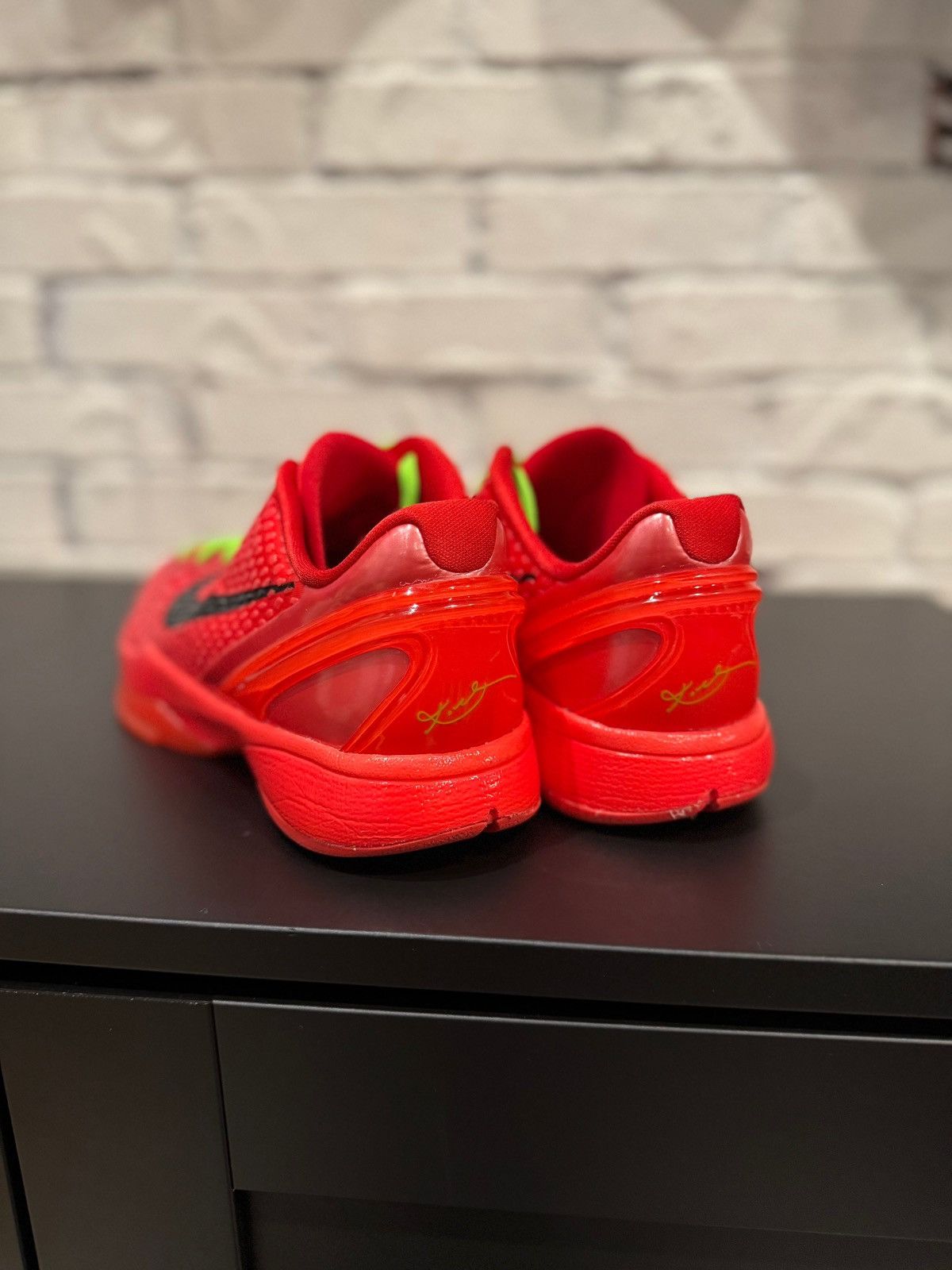 Nike Kobe 6 ‘Reverse Grinch’ size 7y PO NB Size US 7 / EU 40 - 3 Thumbnail