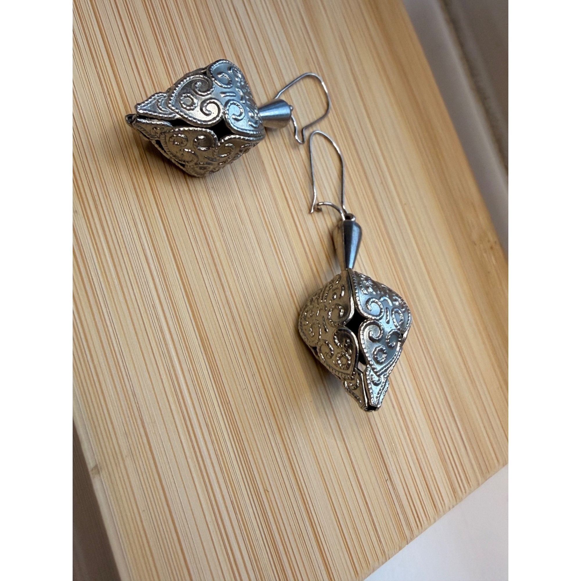 Other Silver ornate Filigree Teardrop Dangle Earrings Size ONE SIZE - 3 Thumbnail
