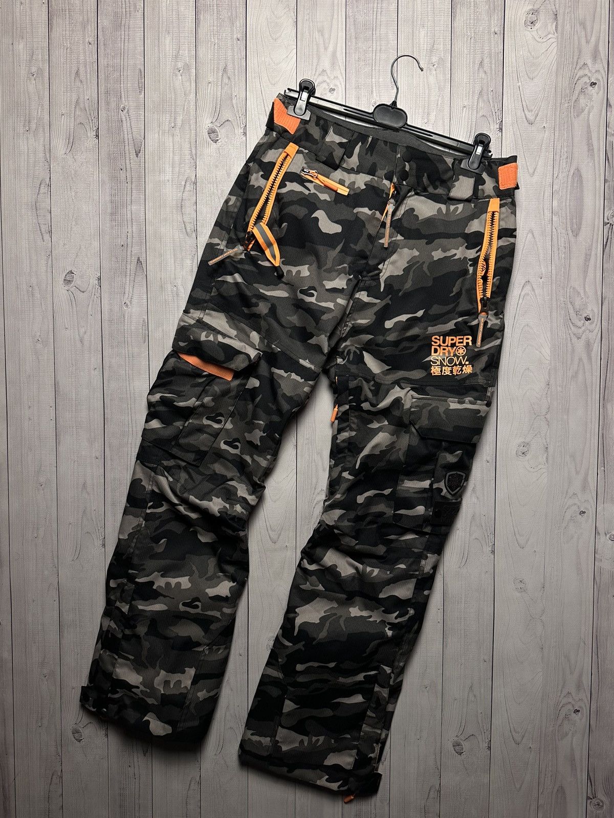 Superdry ski pants size M Camo logo rare