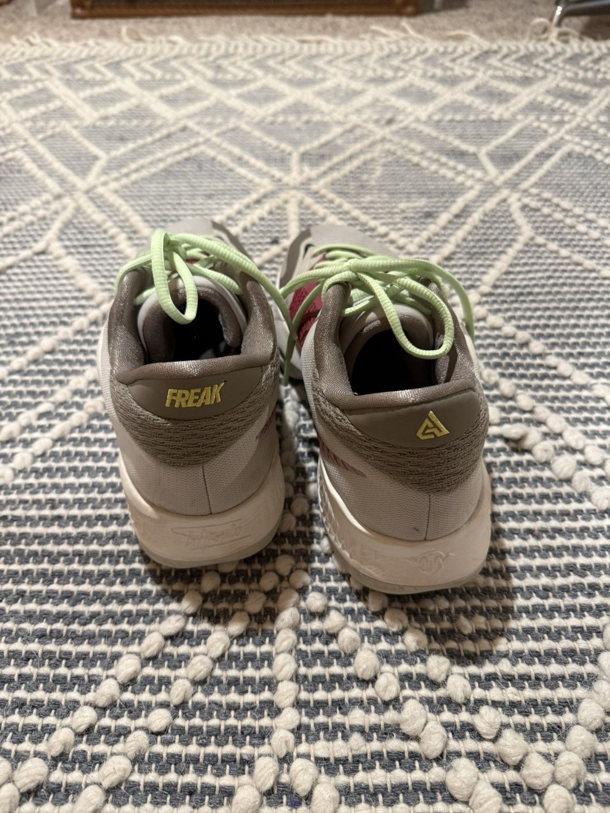 Nike Freak 4 low greek giannis basketball Size US 10 / EU 43 - 3 Thumbnail