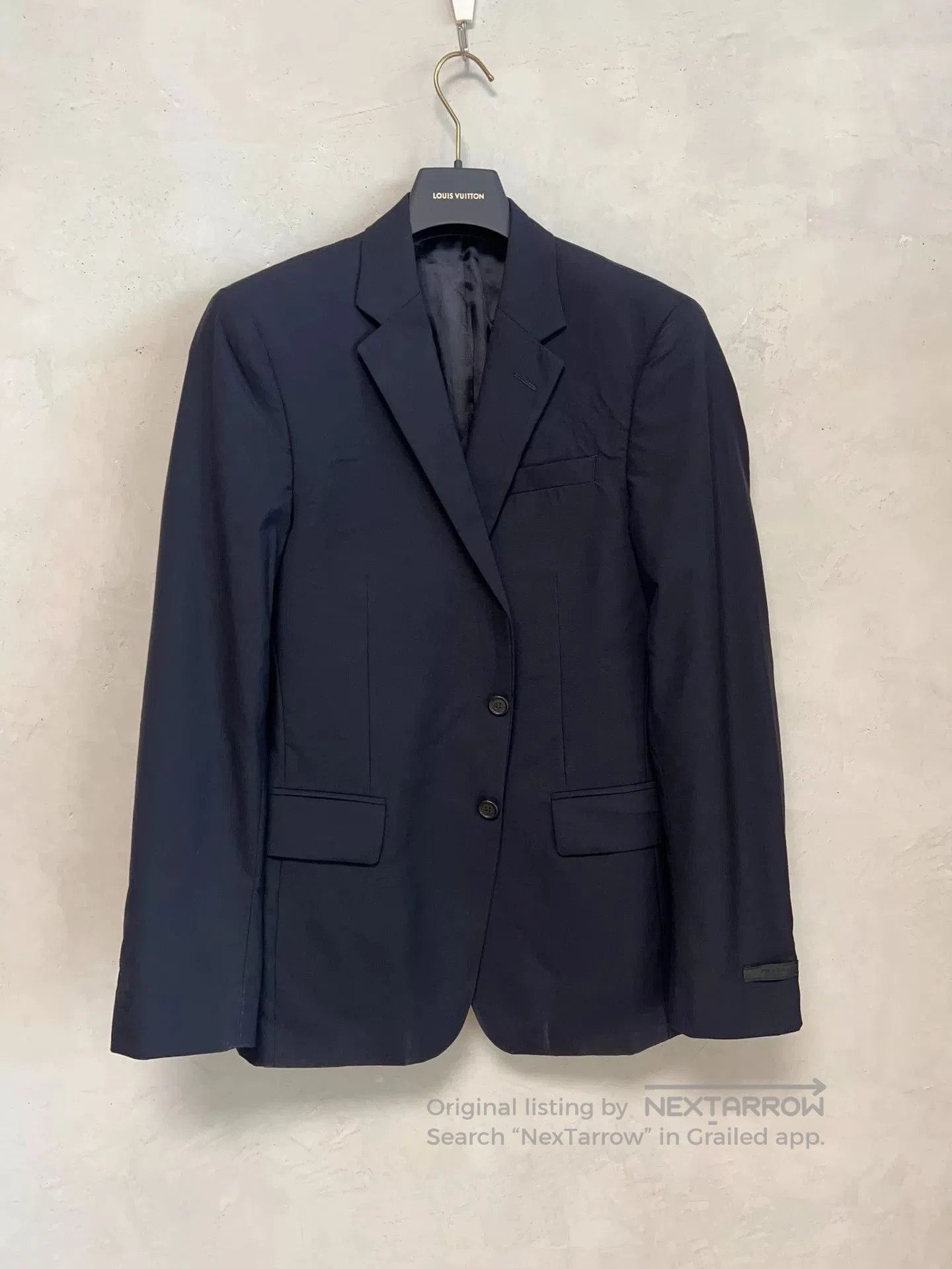 Prada Prada Black Suit with Sleeve Badge for Sale. Size US M / EU 48-50 / 2 - 1 Thumbnail