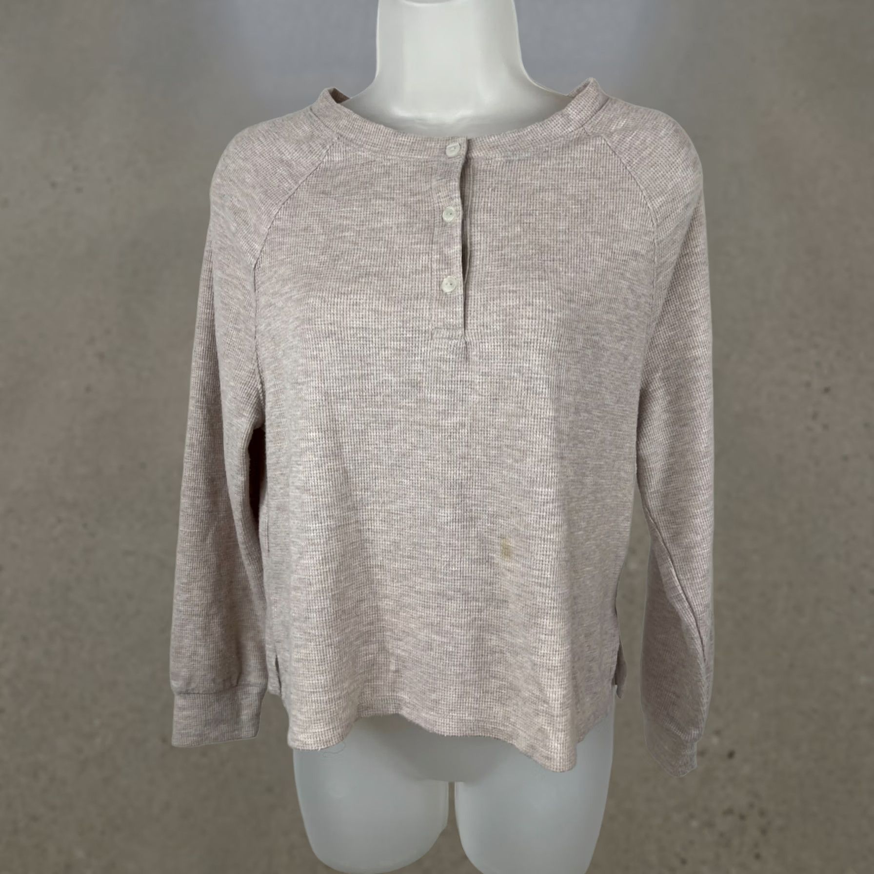 Victoria's Secret Victoria's Secret Top Womens XS Henley Long Sleeve Beige Waffle Knit Pullover Shirt Size XS / US 0-2 / IT 36-38 - 1 Thumbnail